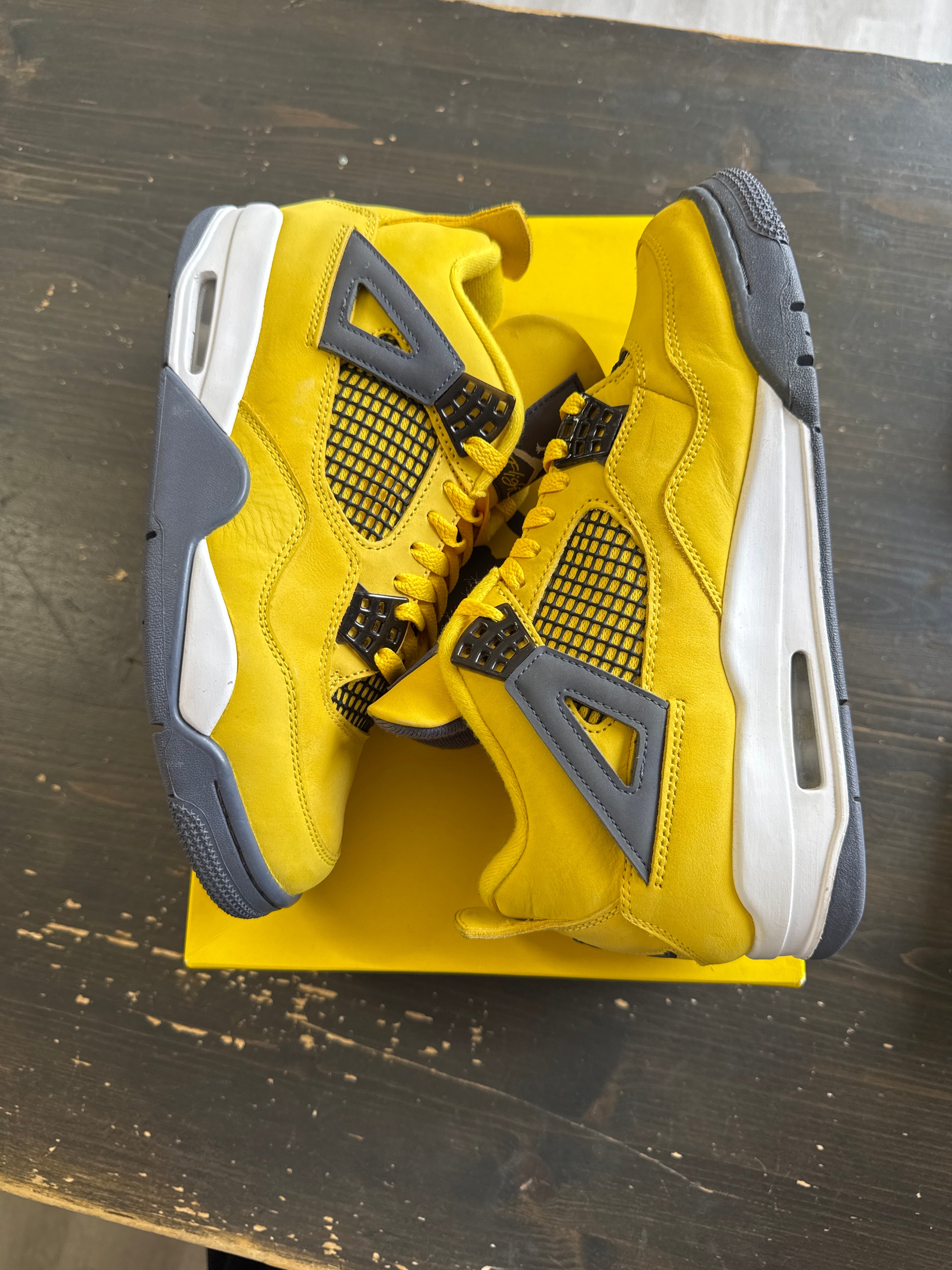 Pre-owned Jordan Retro 4 Lightning 2021