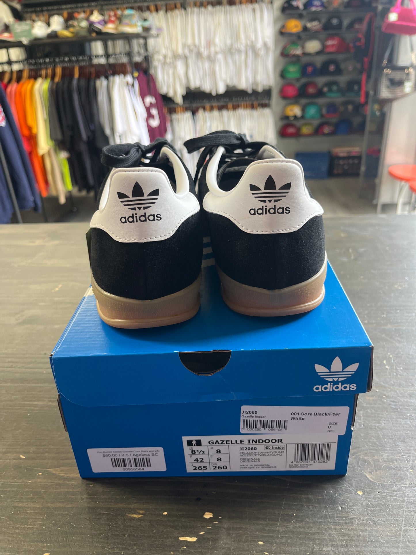 Pre-Owned Adidas Gazelle Core Black and White