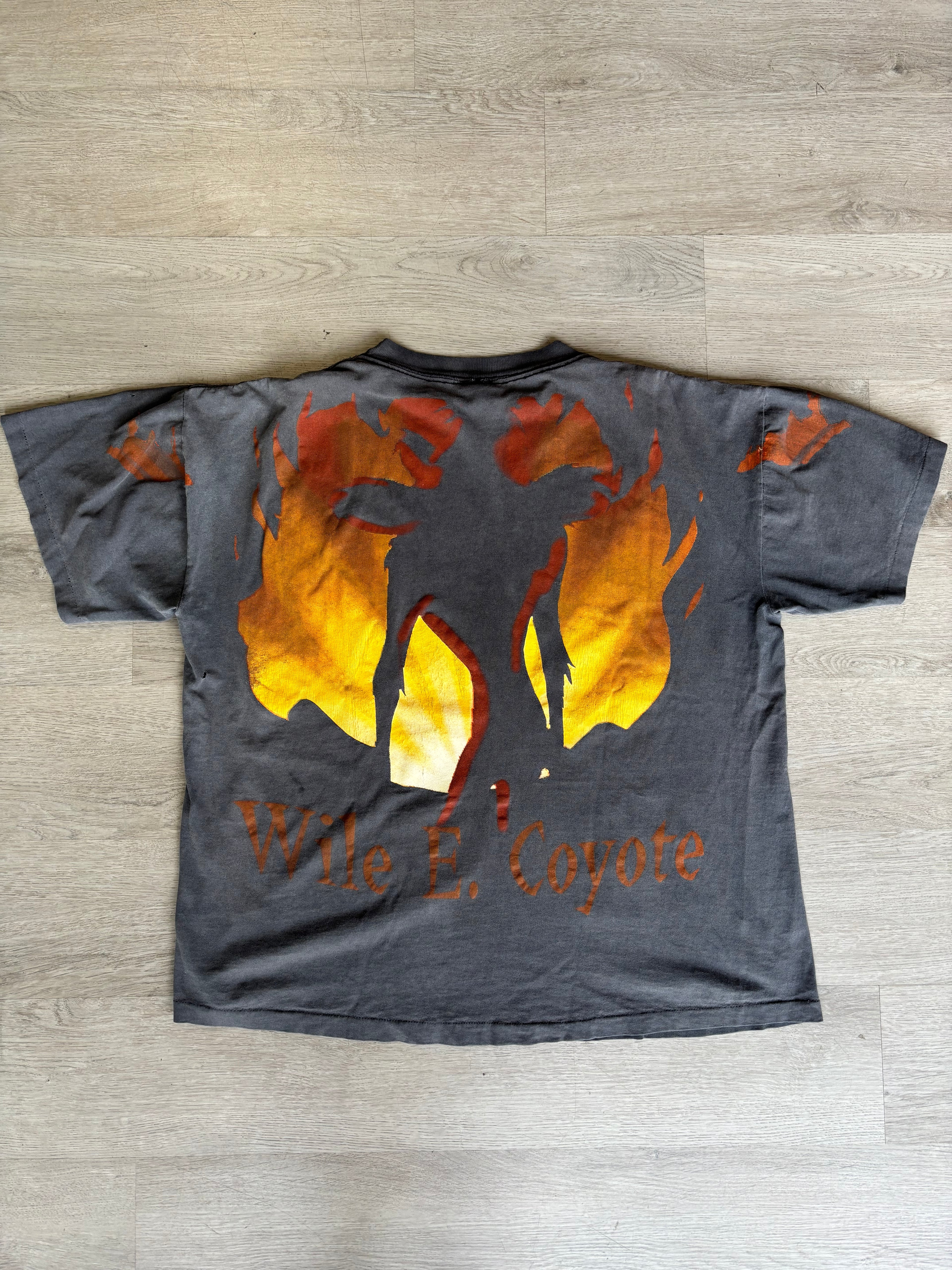 Vintage 1996 Looney Tunes Flaming Wile E. Coyote Tee