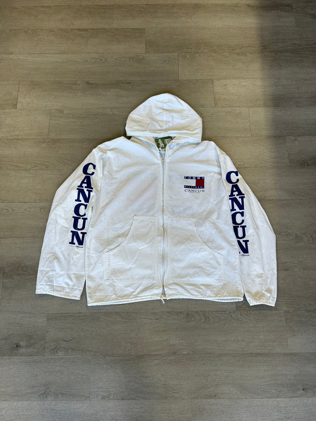 Vintage Tommy Hilfiger Cancun Mexico Lightweight Zip-Up