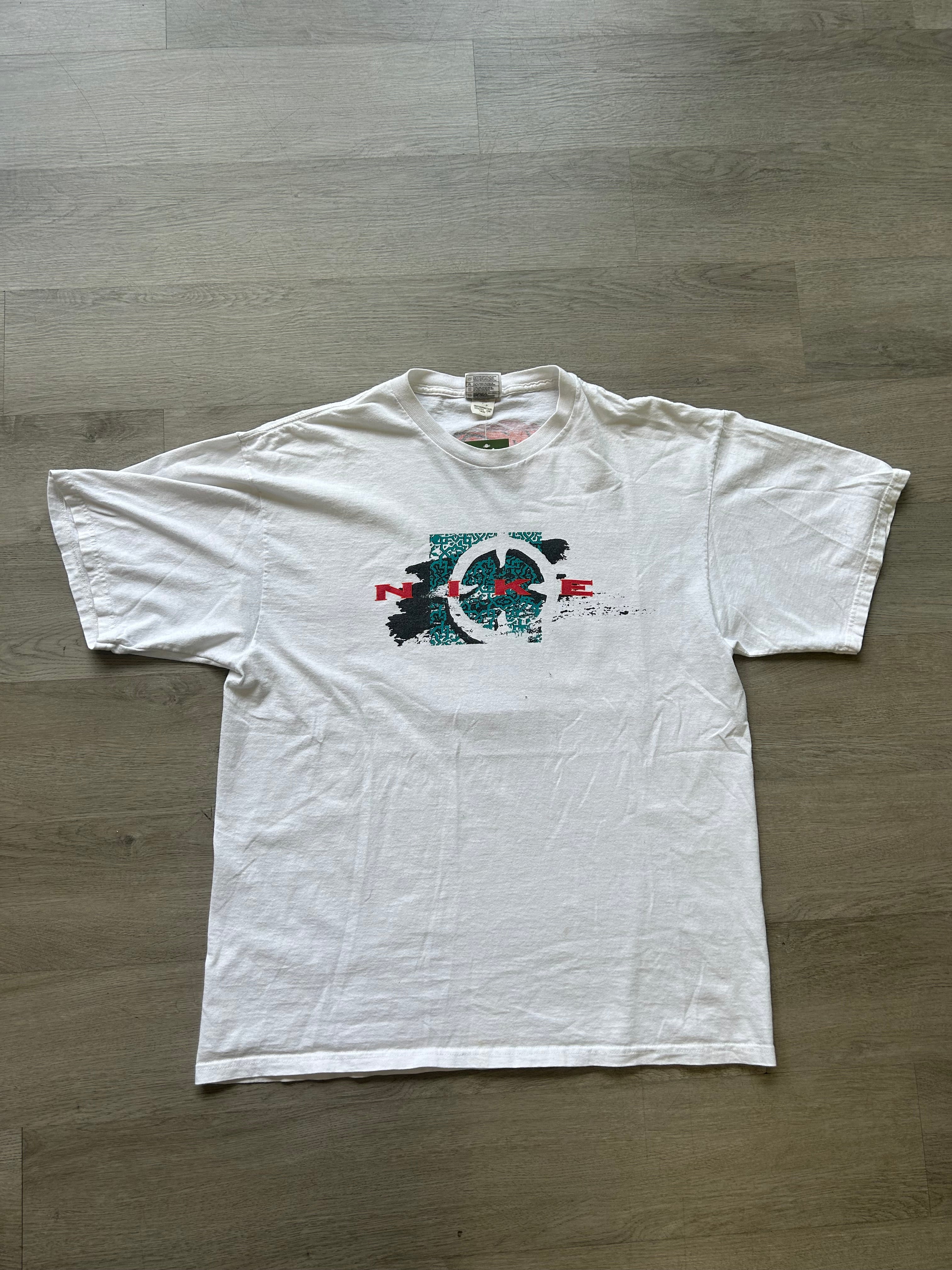 Y2K 2000s Nike Tee