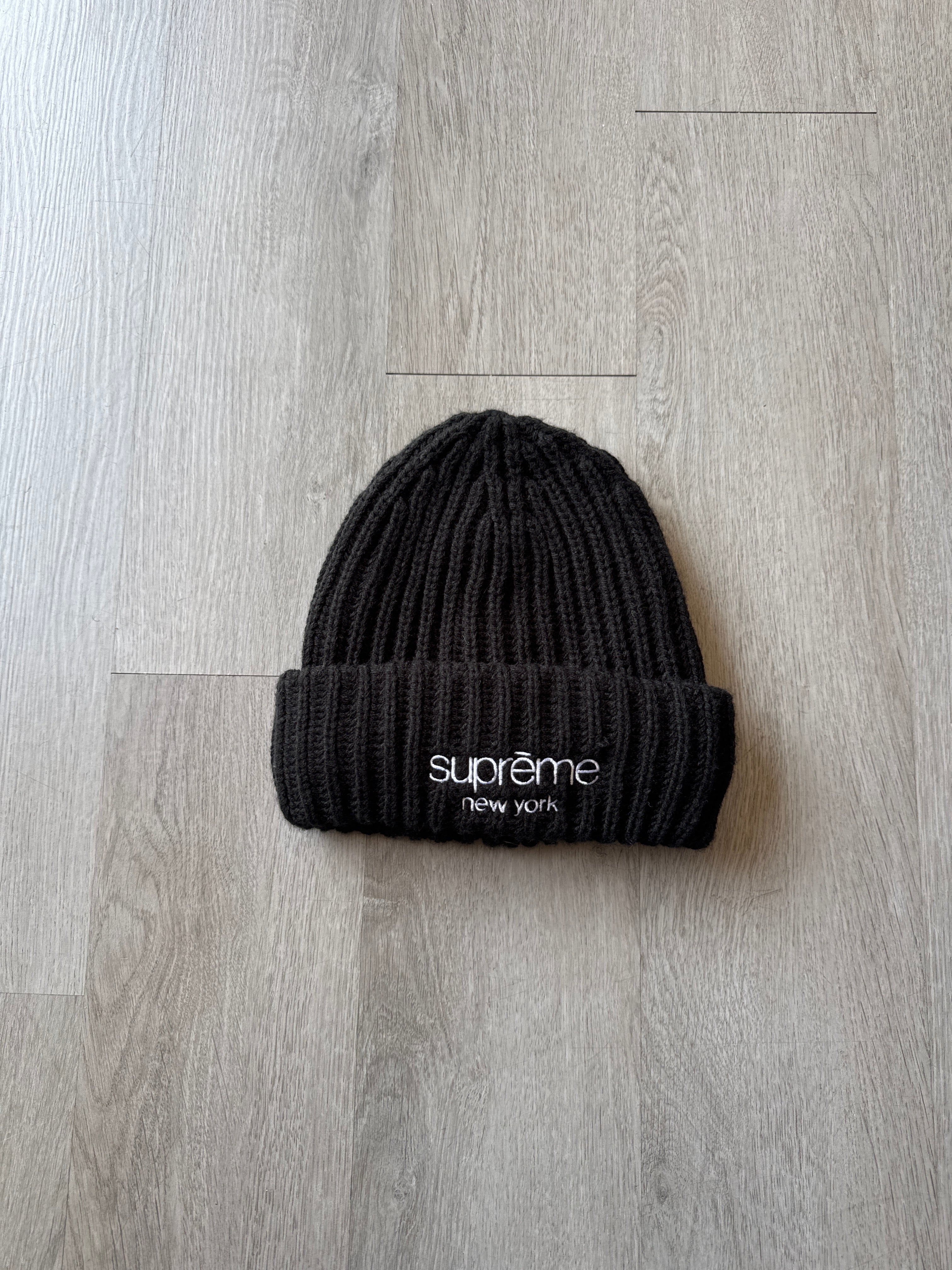 Supreme Classic Logo Chunky Ribbed Black Beanie