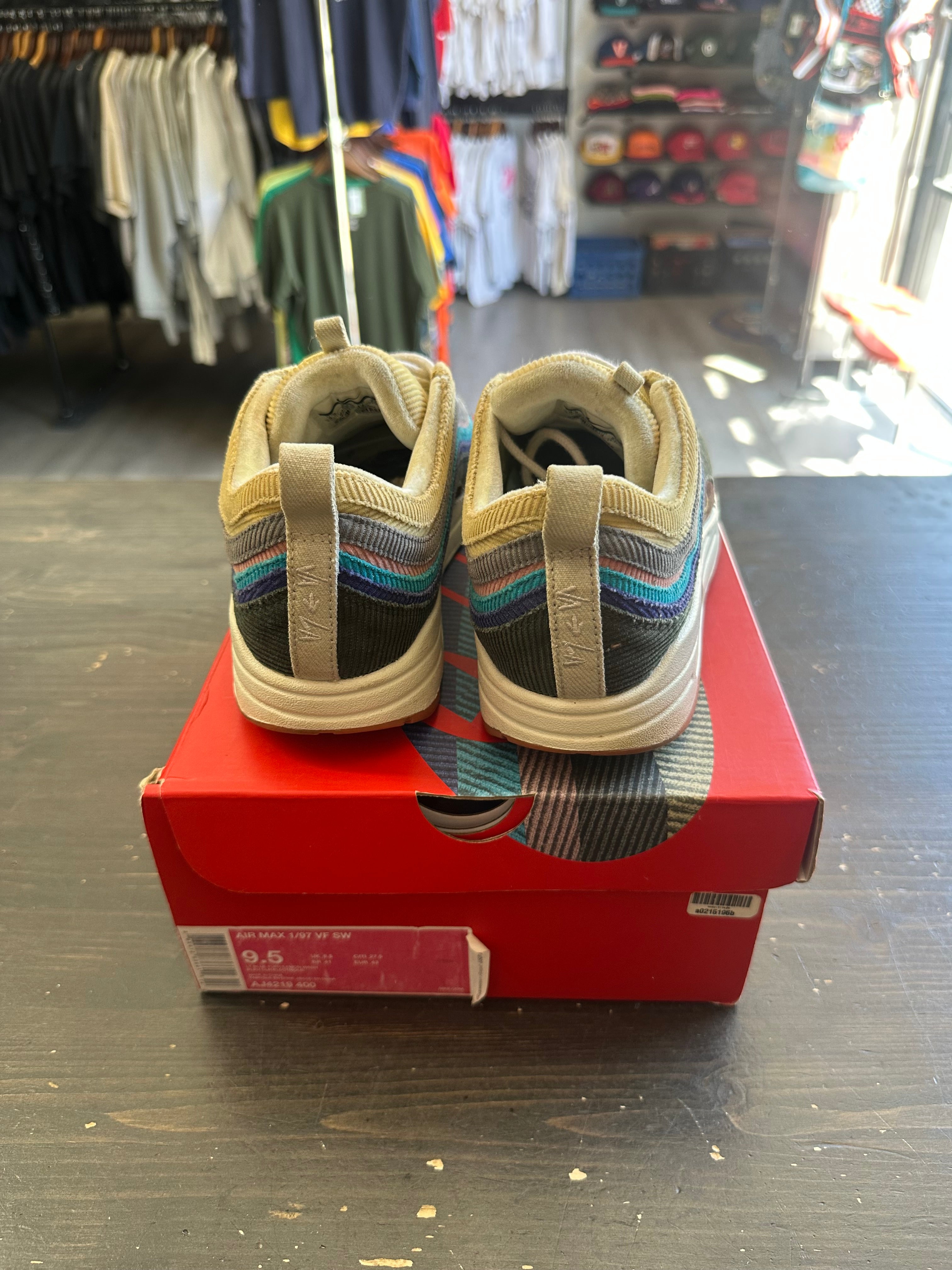Pre-Owned Nike Air Max 1/97
Sean Wotherspoon (Extra Lace Set Only)
