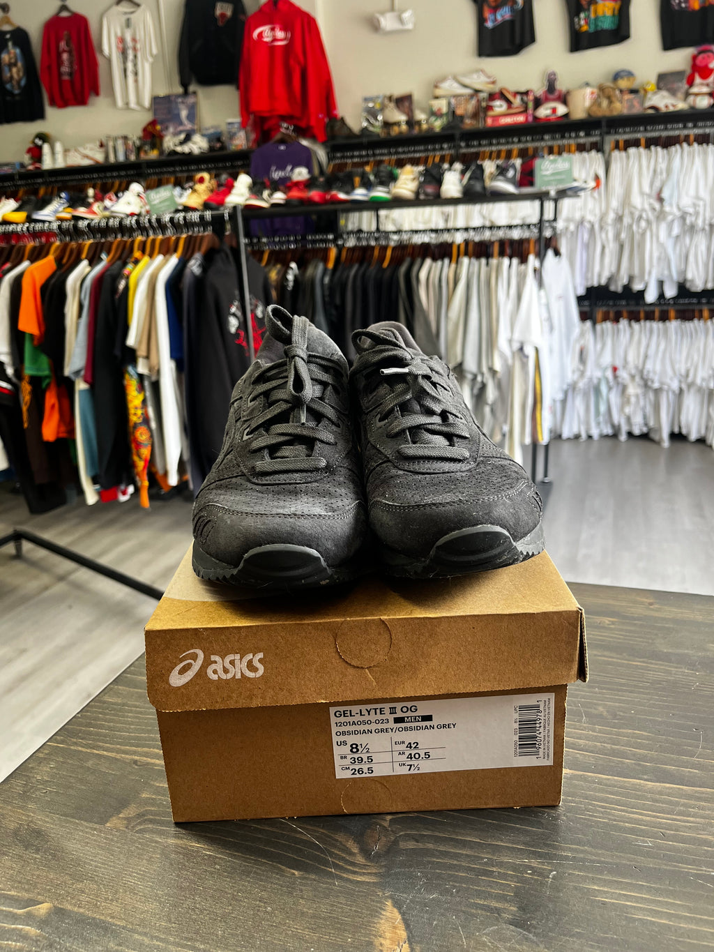 Pre Owned ASICS SportStyle GEL-LYTE III OG in the Obsidian Gre