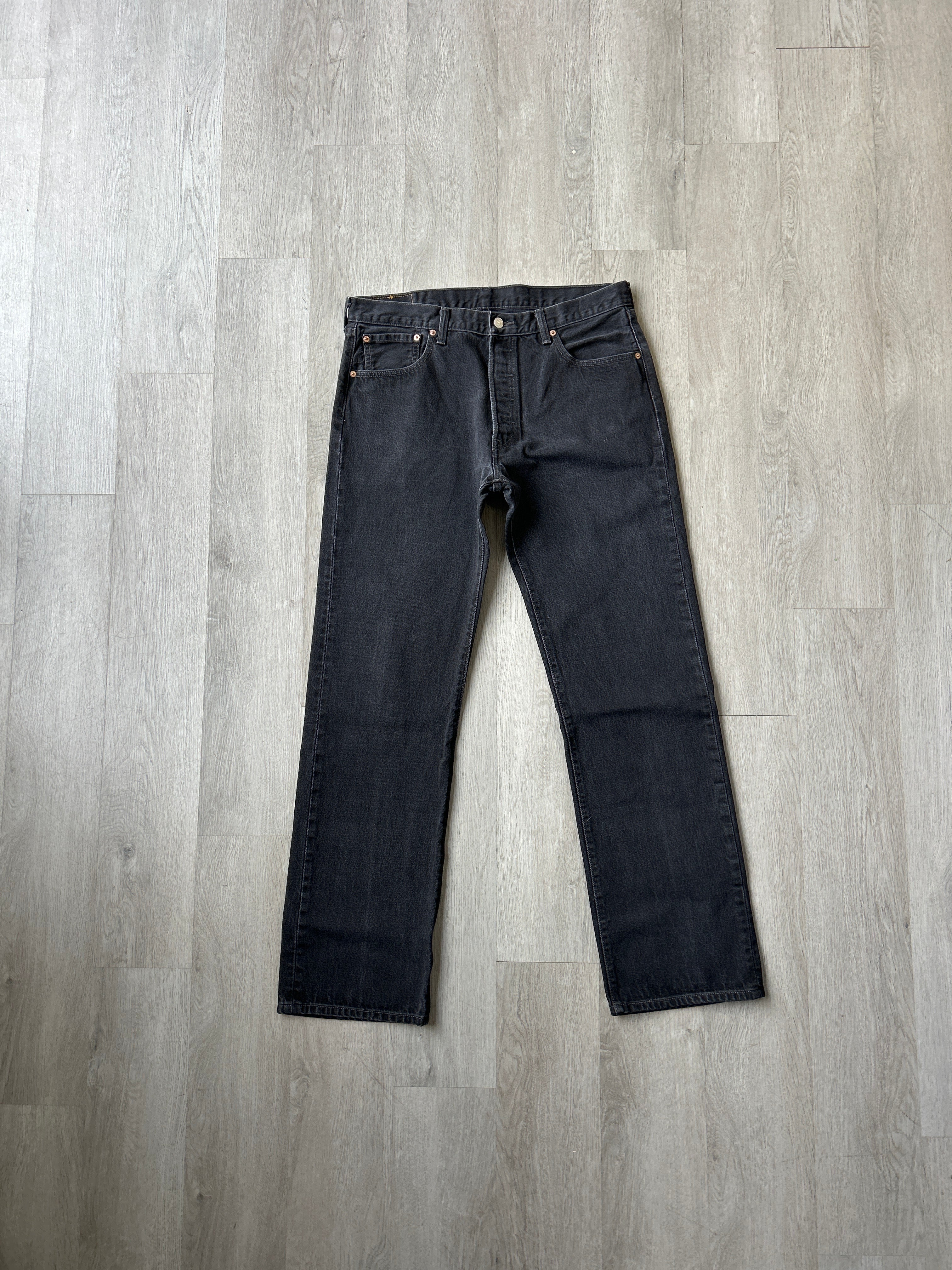 Vintage Levi’s Straight Fit Black Denim Jeans