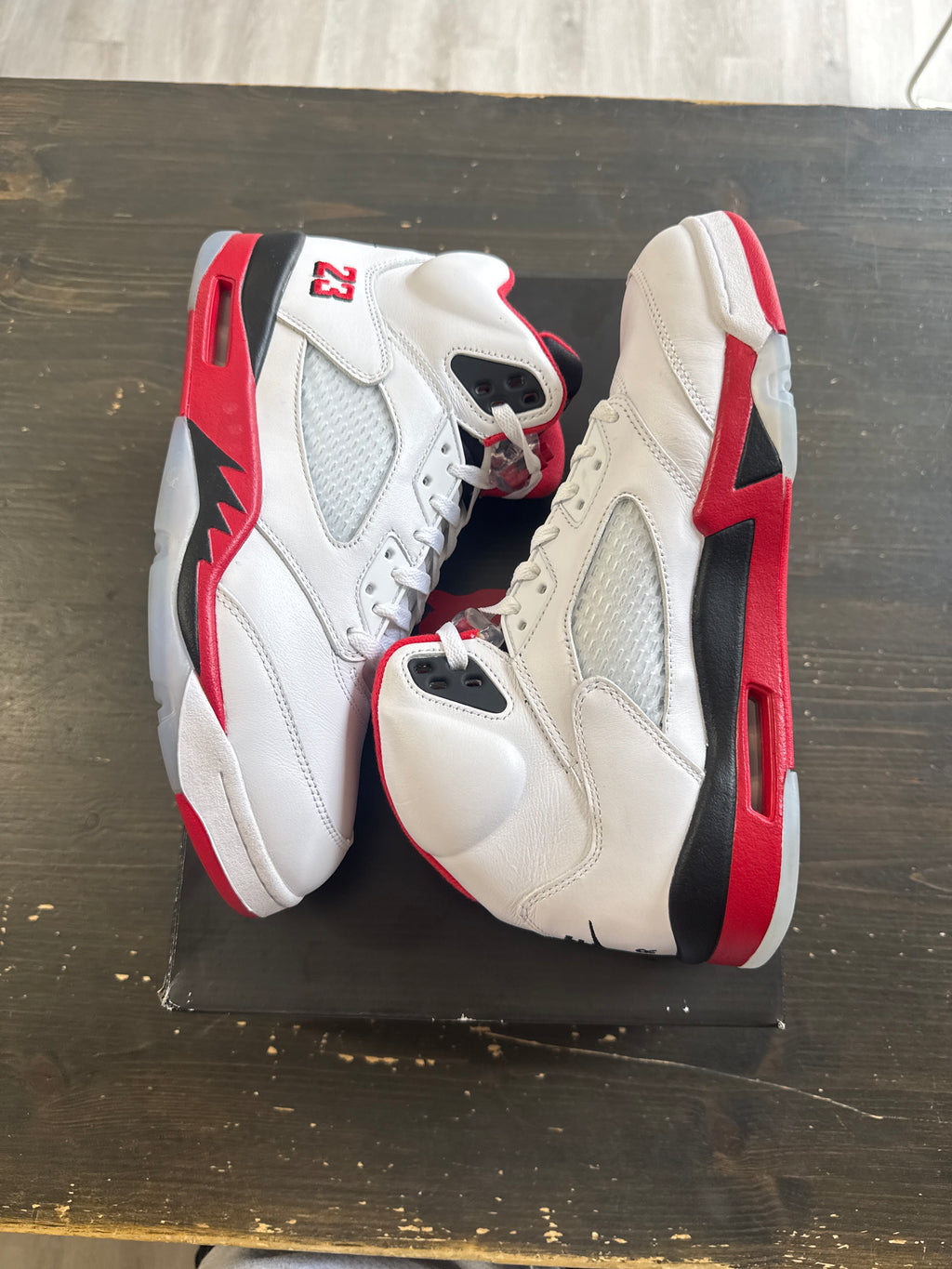 Pre-owned Jordan Retro 5 Fire Red Black Tongue (2025)