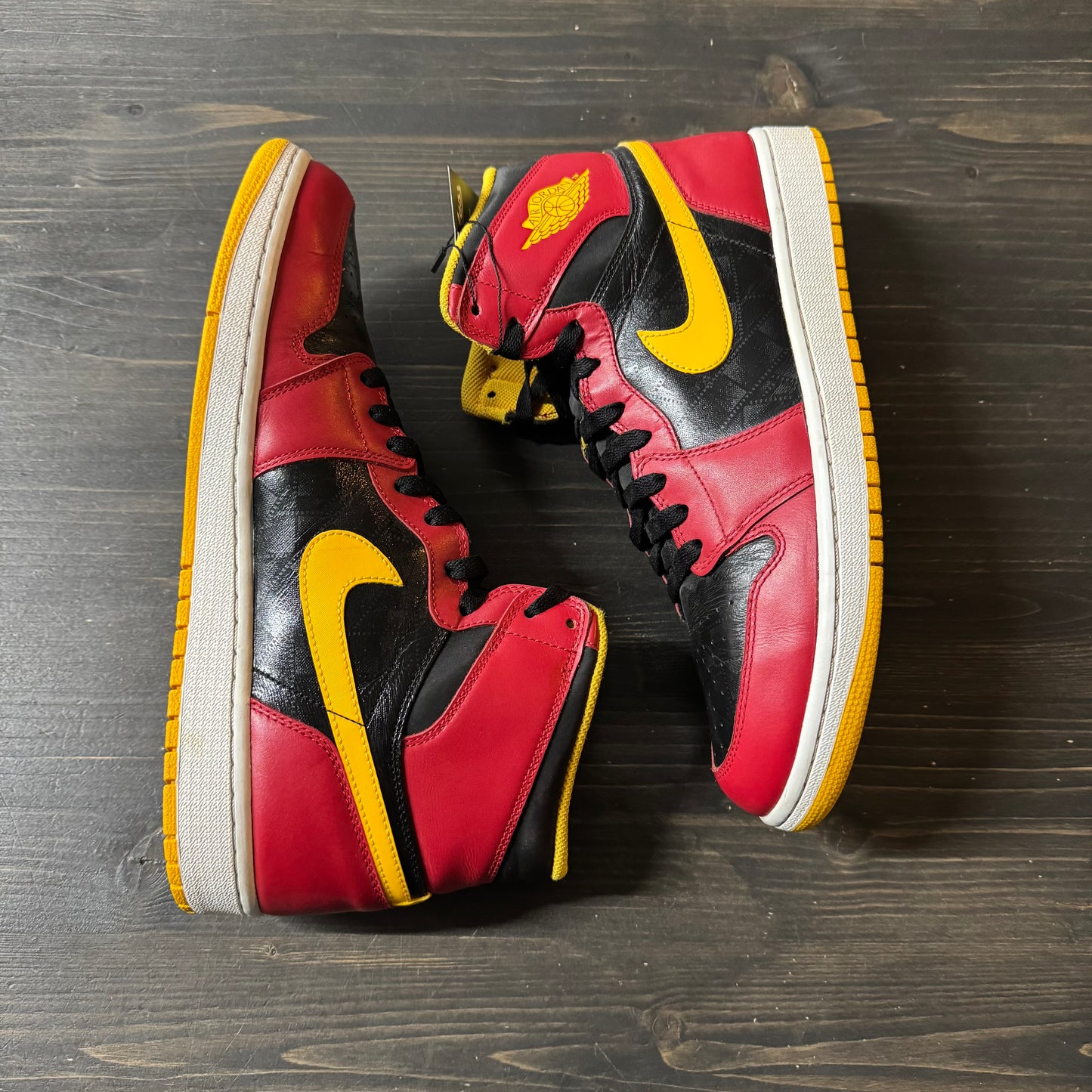 Pre-owned Jordan 1 Black Red