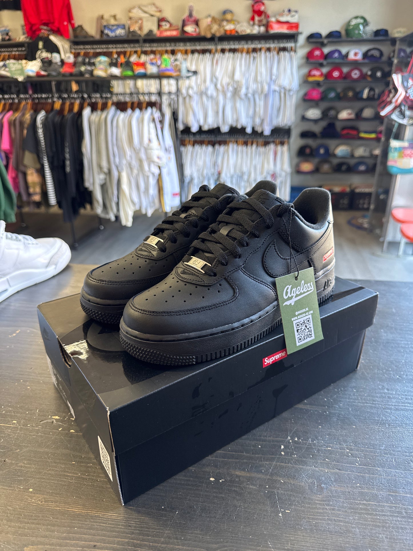 Nike Air Force 1 Supreme Black