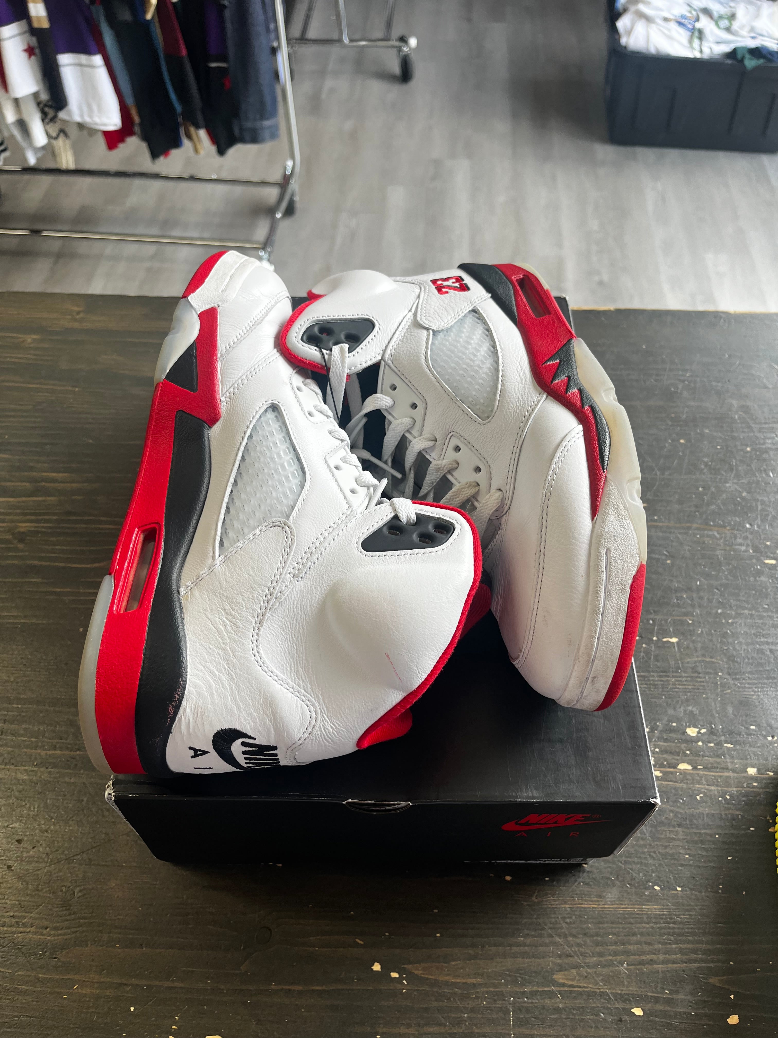 Pre-Owned Jordan 5 Retro Fire Red Black Tongue