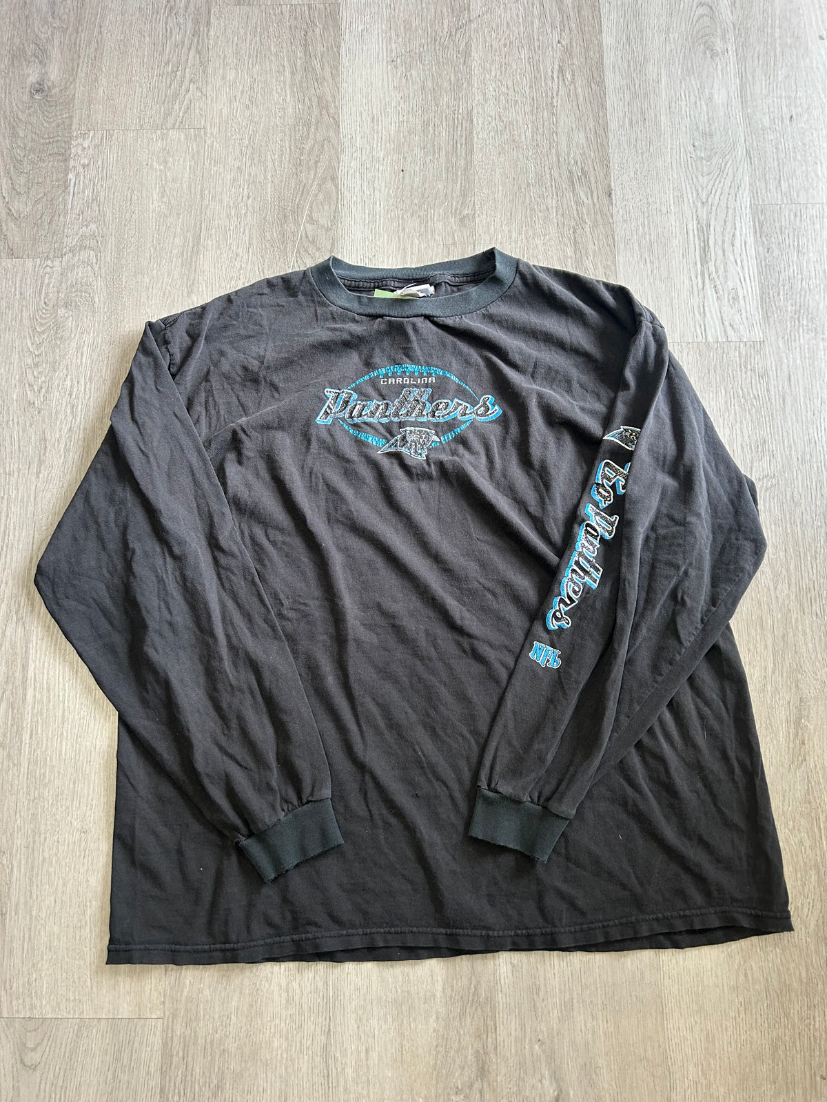 Vintage NFL Carolina Panthers Long Sleeve Tee