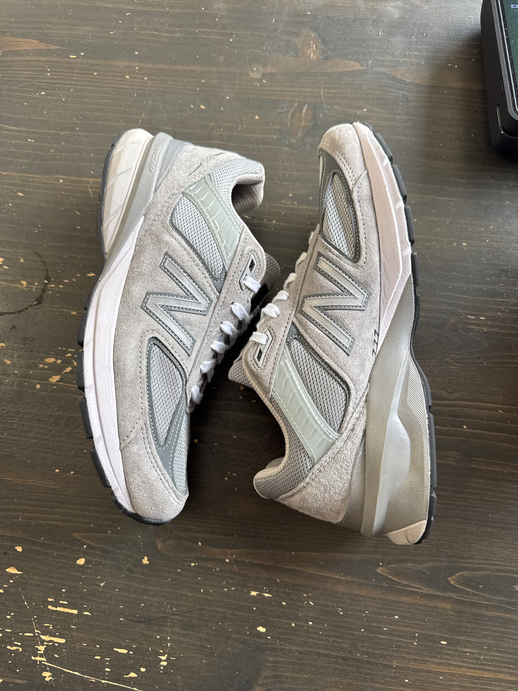 Pre-owned New Balance 990v5 Grey