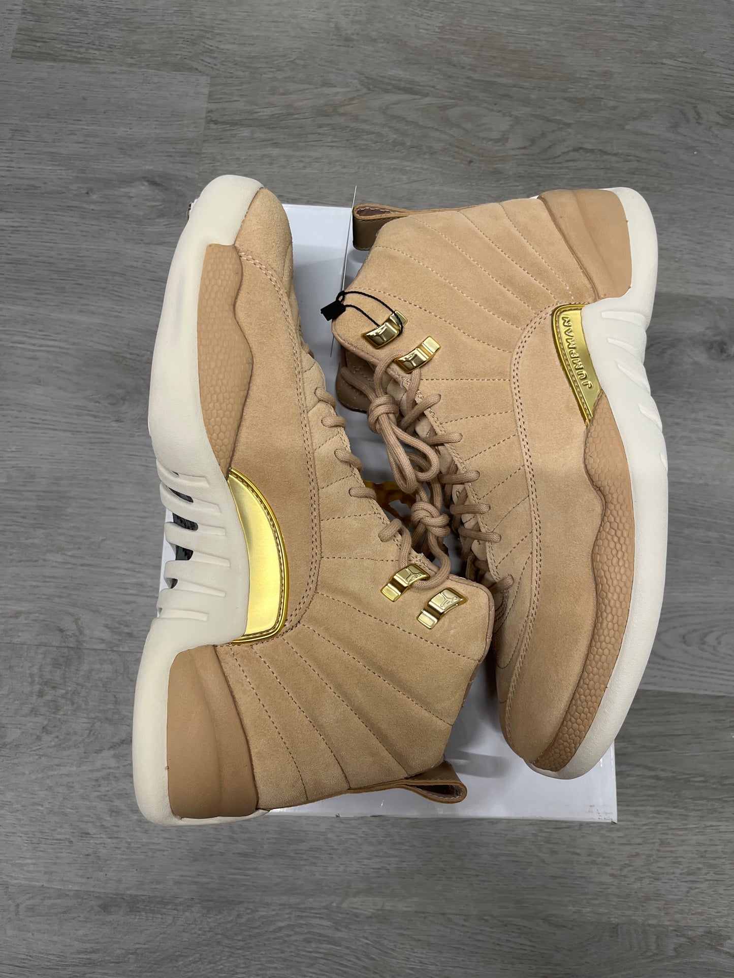 Pre-Owned Jordan 12 Retro
Vachetta Tan (Women's)