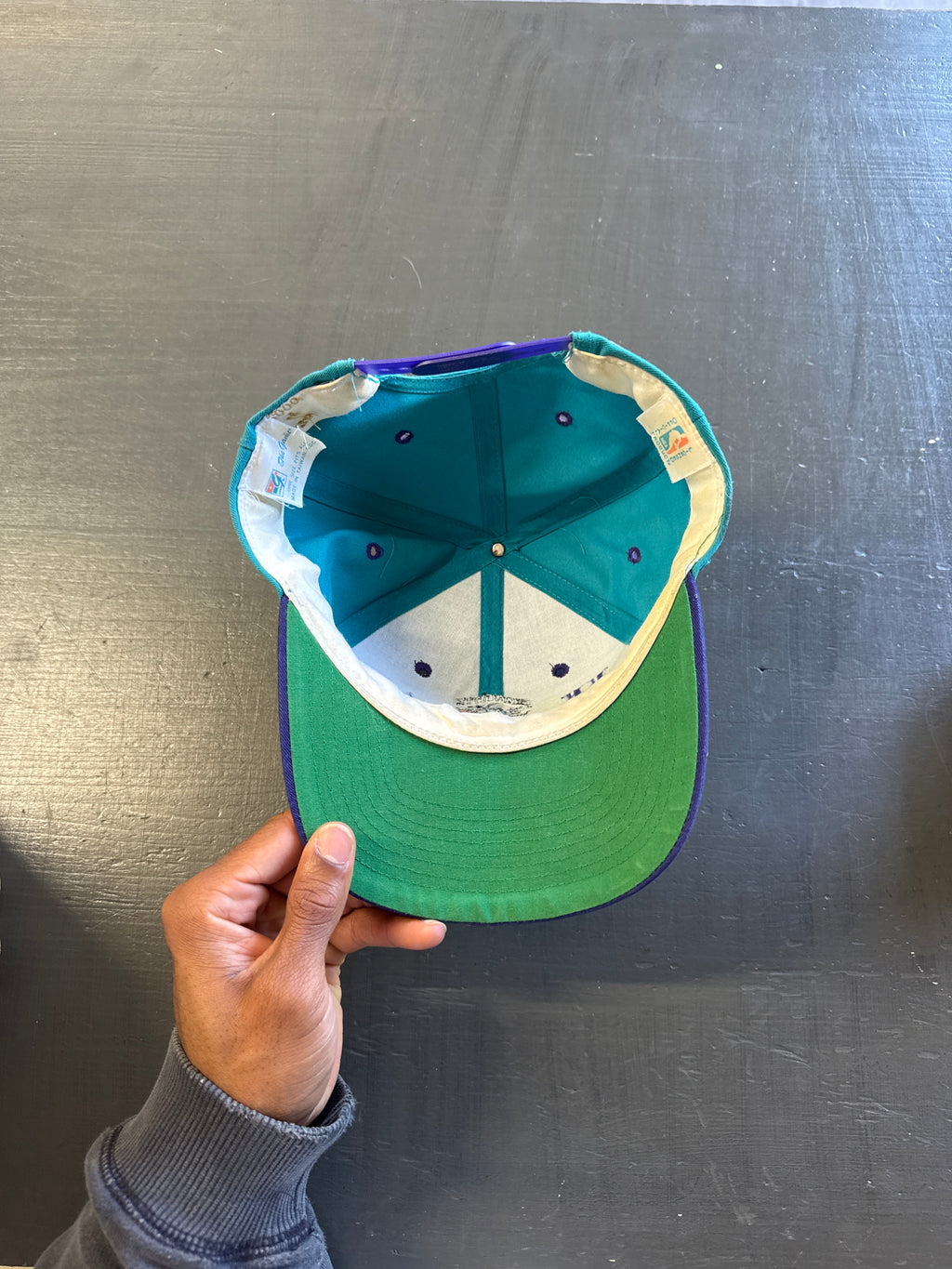 Vintage 90s Charlotte Hornets Snapback Hat