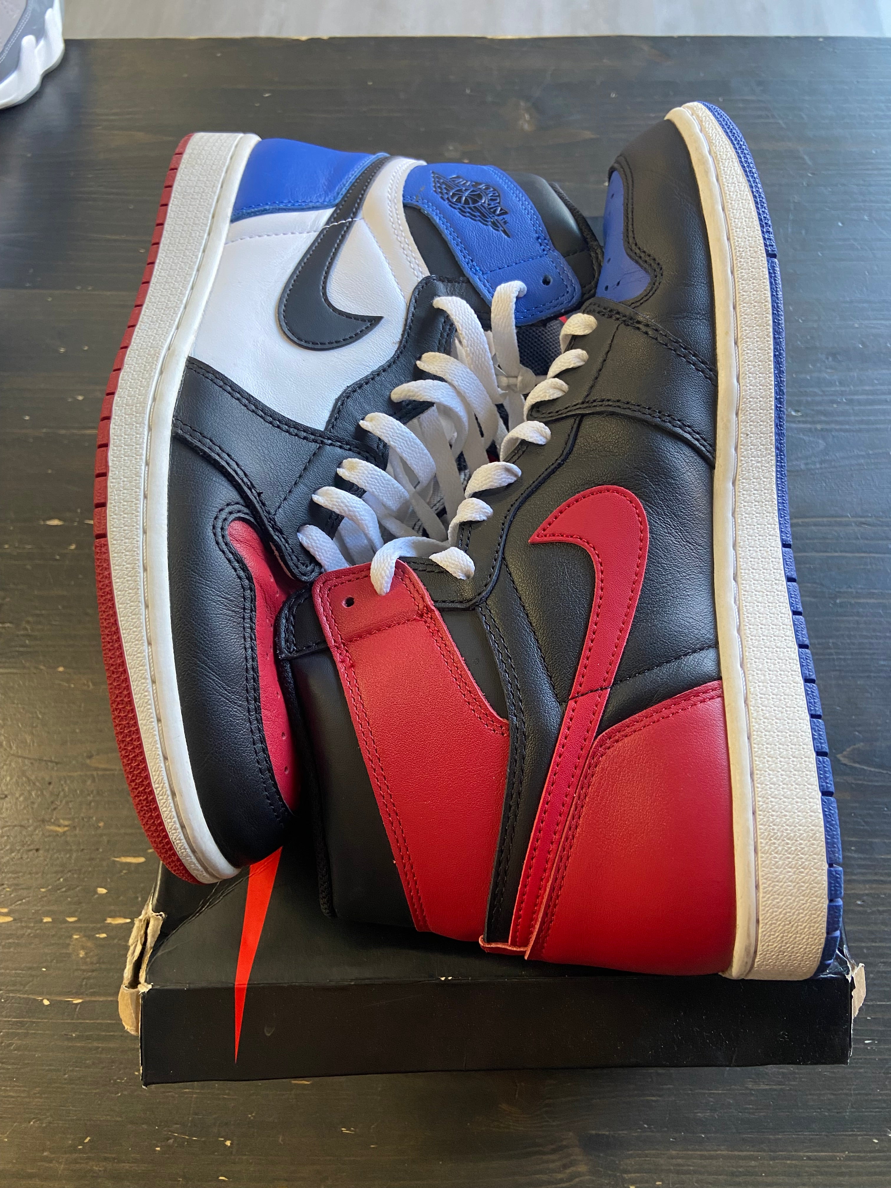 Pre-Owned Jordan 1 Retro Top 3