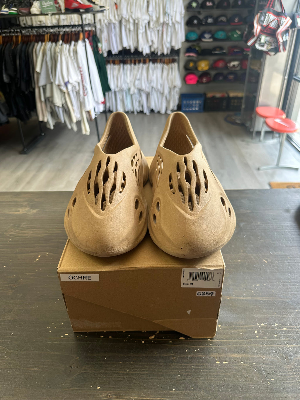 Pre-Owned adidas Yeezy Foam RNNR Ochre