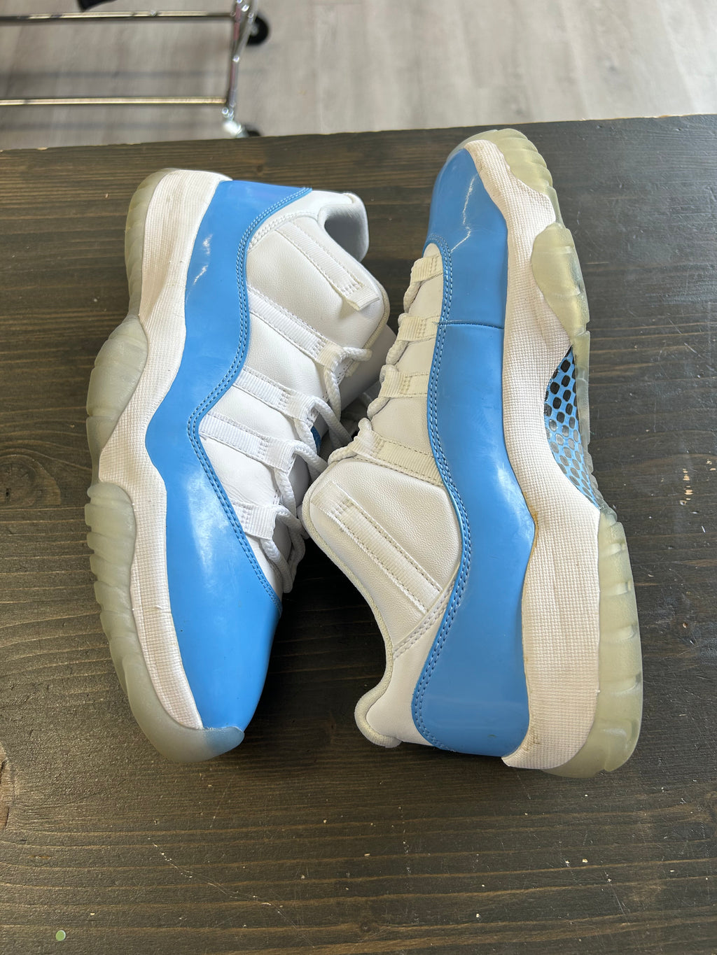 Pre-Owned Jordan 11 Retro Low University Blue (2017)