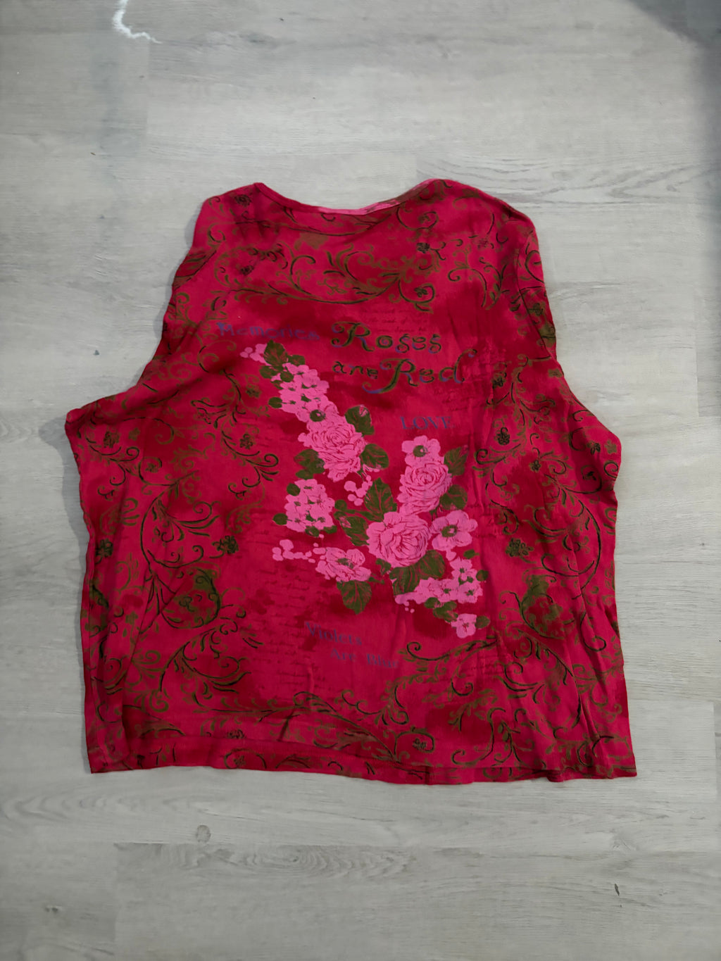 Vintage Women’s Y2K Burgundy Floral Tee