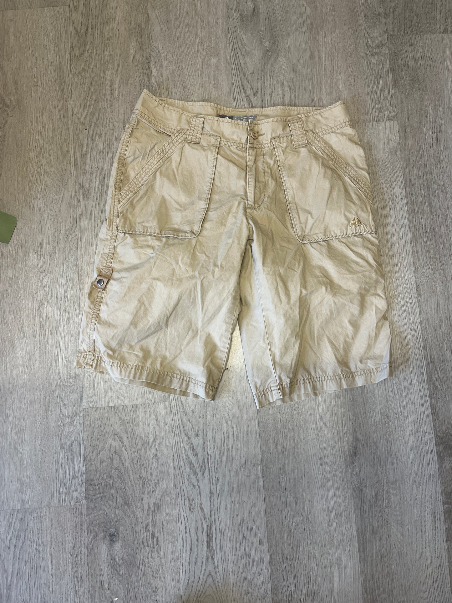 Women’s Nike ACG Cargo Shorts