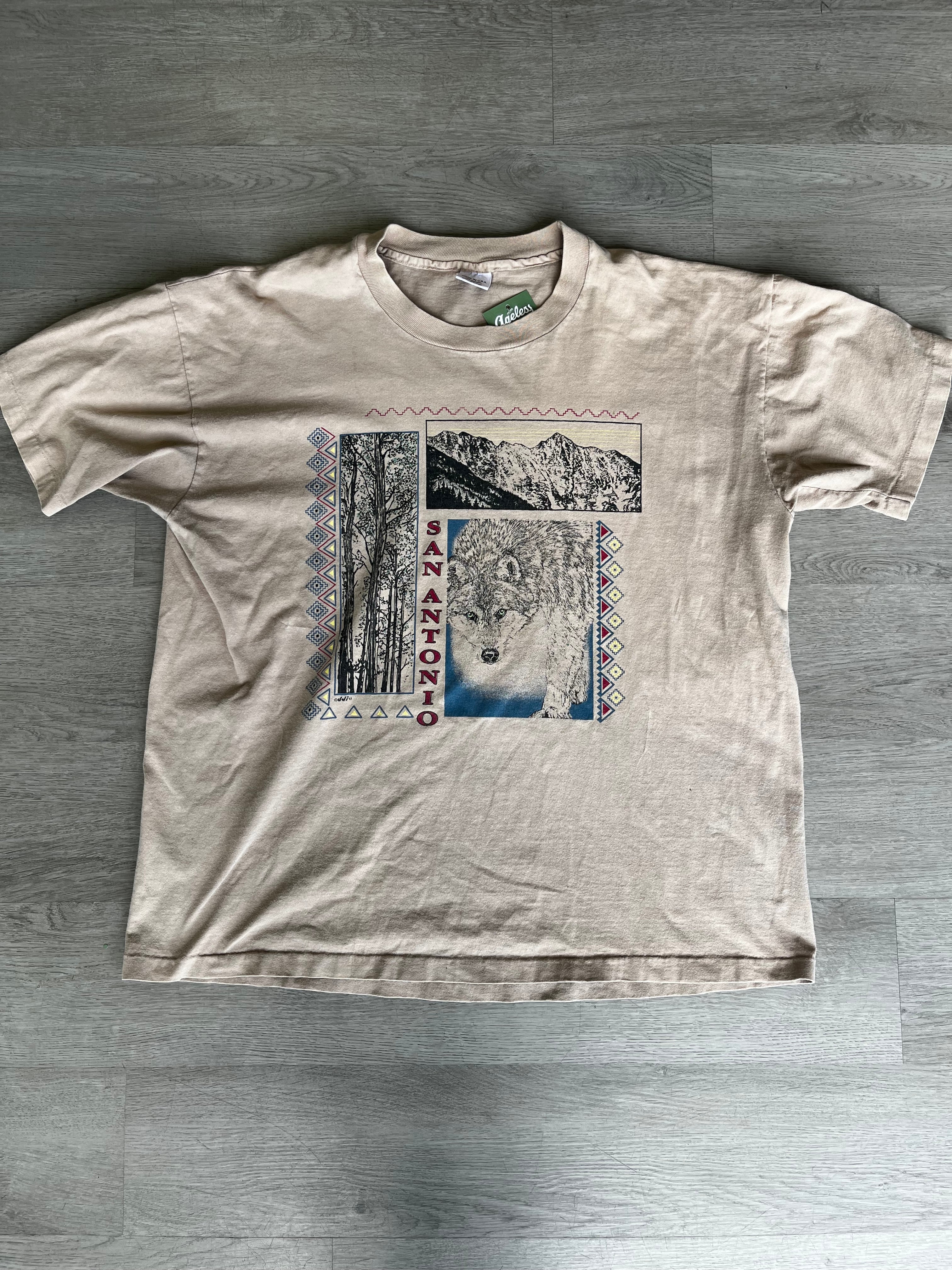 Vintage San Antonio Wolf and Mountain Tee