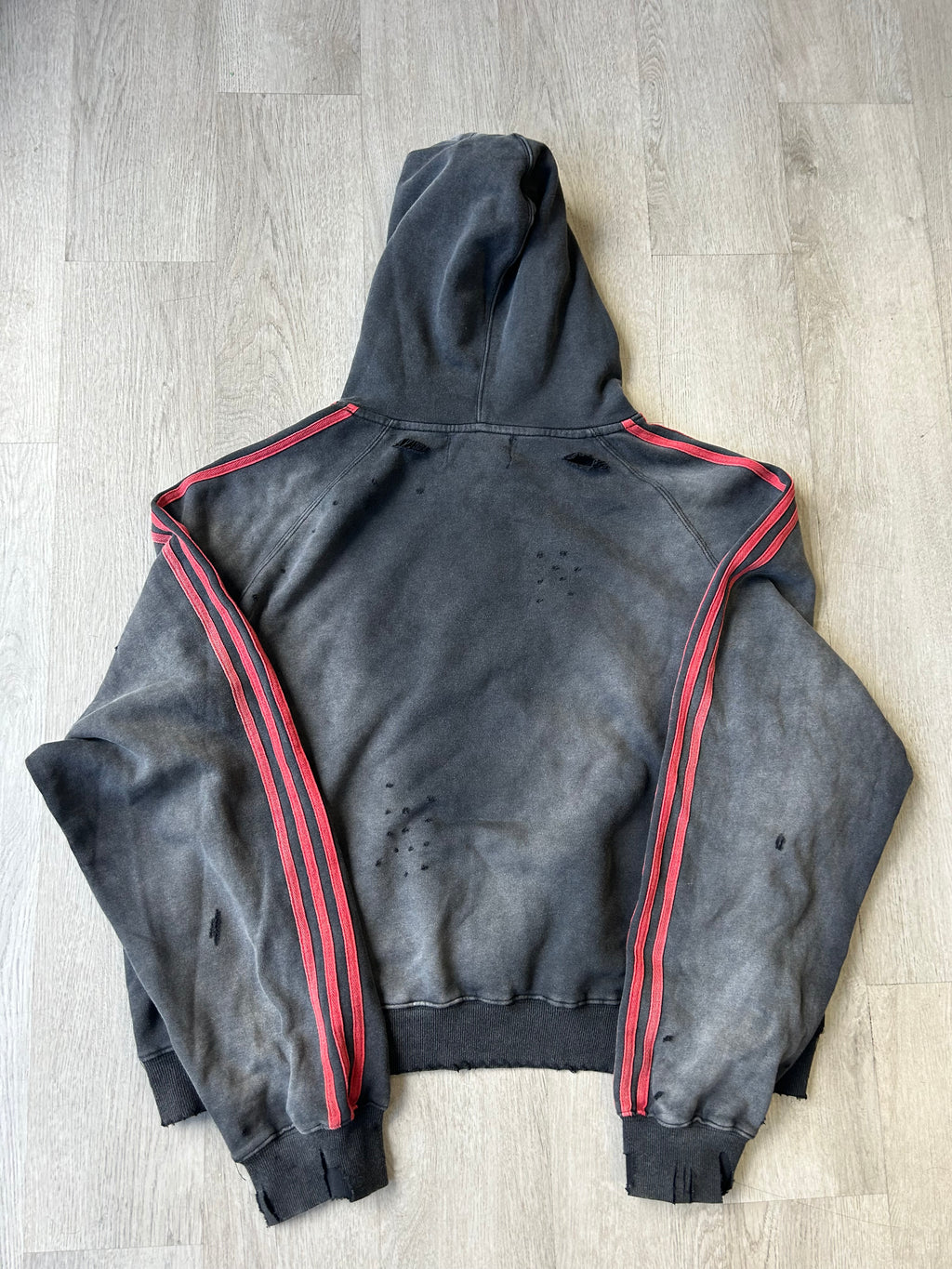 Vale Forever Anthem Pullover Hoodie in Black/Red