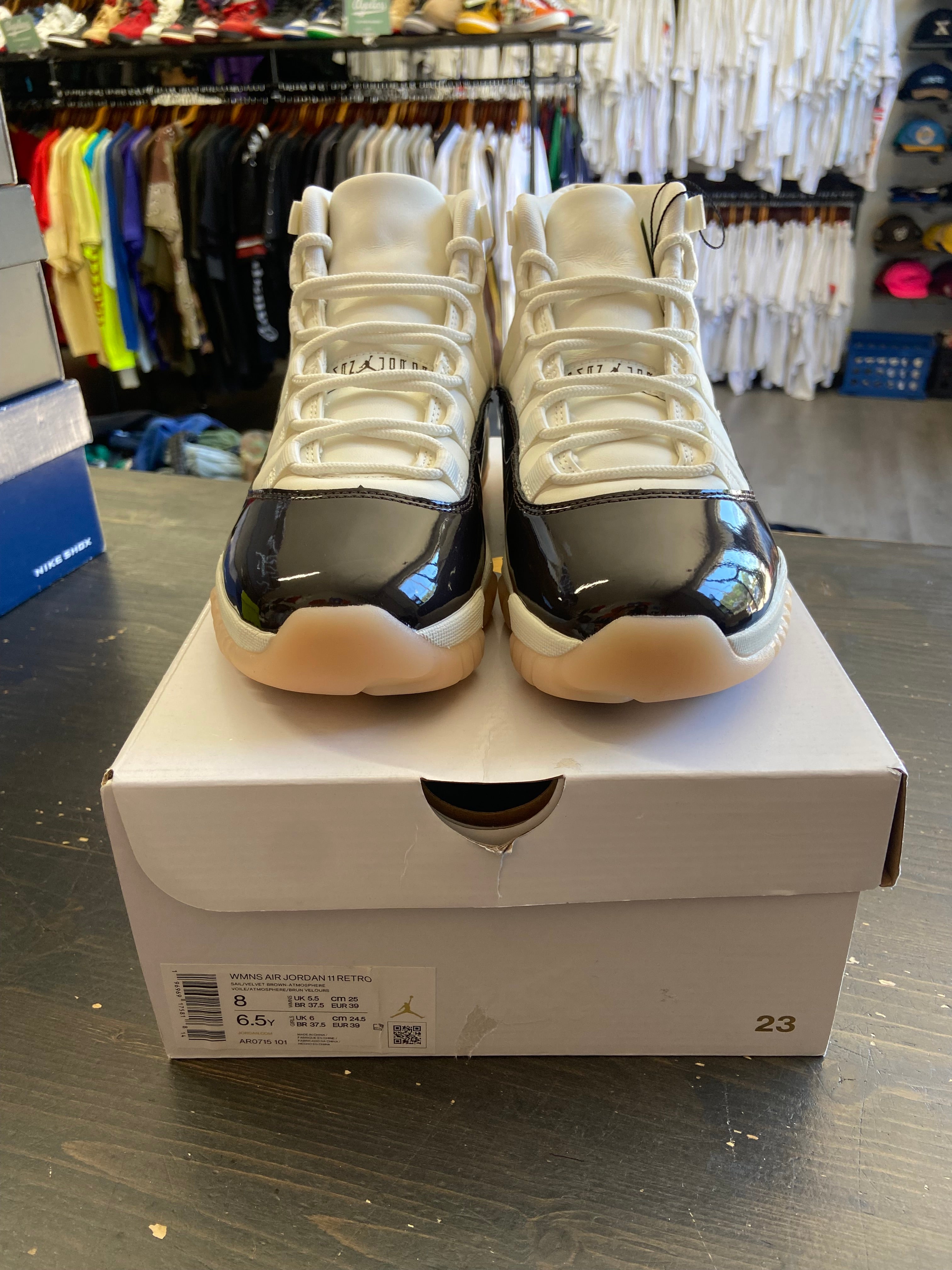 Brand New Jordan 11 Retro
Neapolitan (Women's)