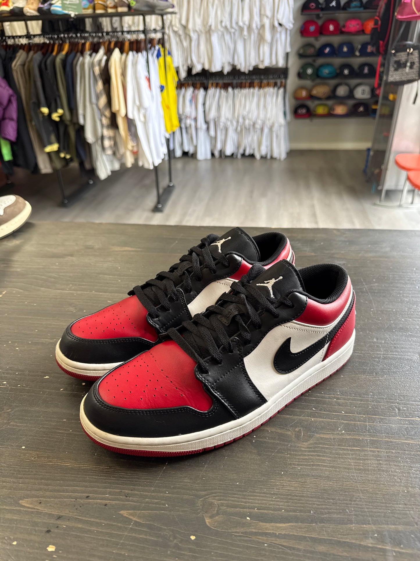 Pre-owned Jordan 1 Low Bred Toe