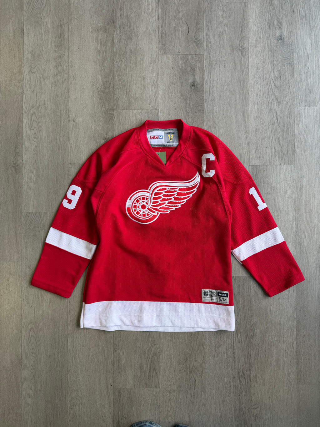 Vintage CCM Detroit Red Wings Yzerman Hockey Jersey