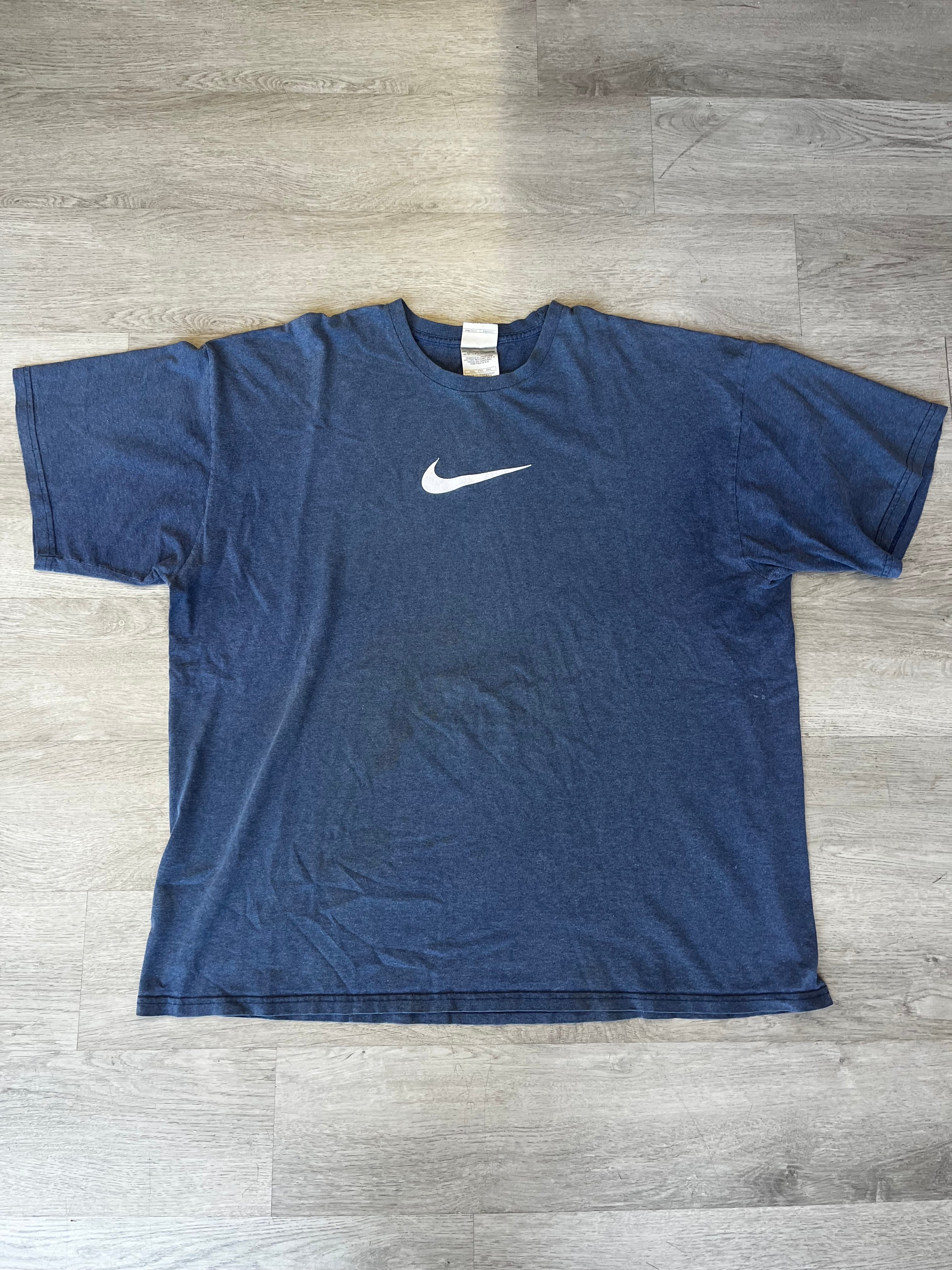 Vintage 2000s Nike Tee
