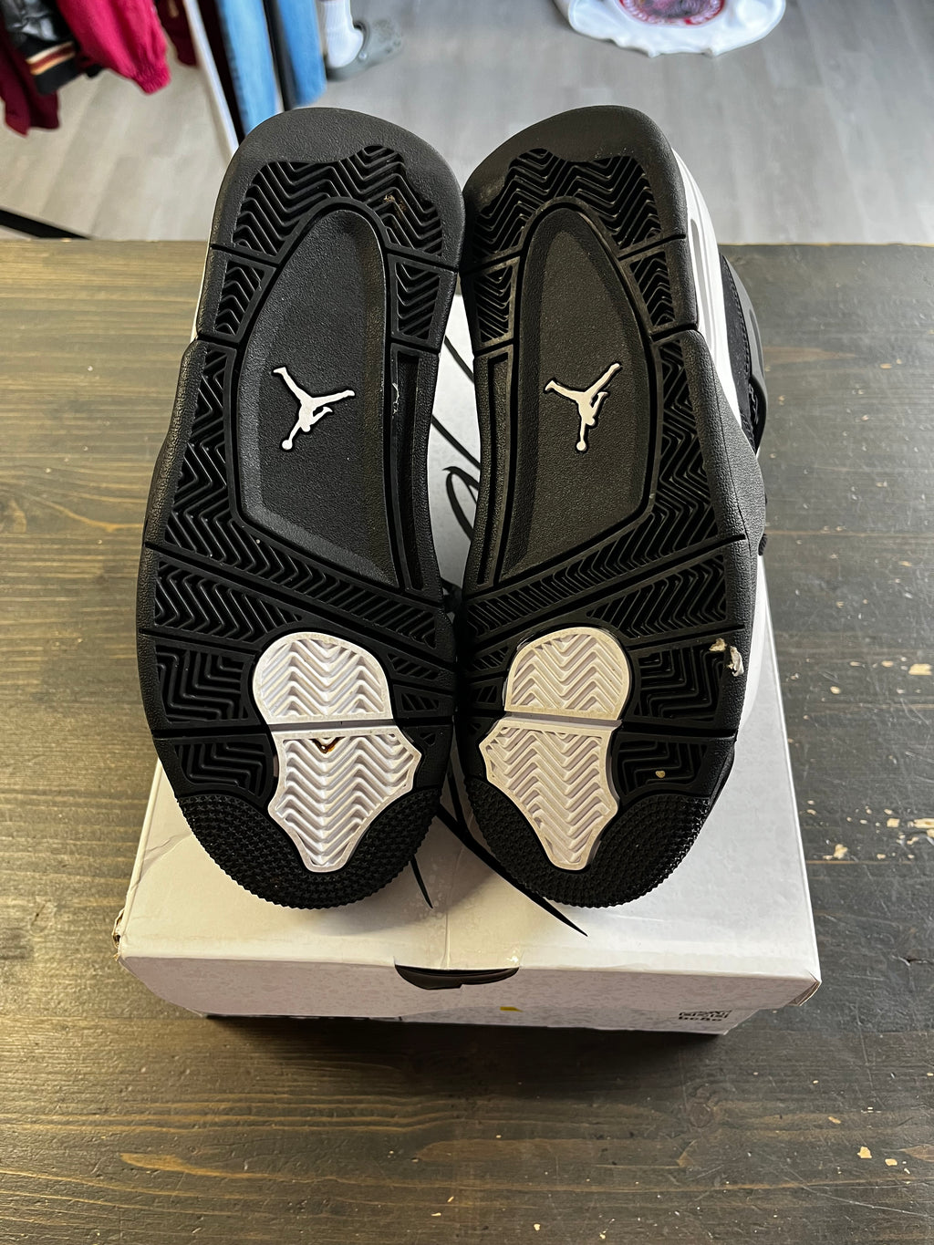 Pre-Owned Jordan 4 Retro White Thunder