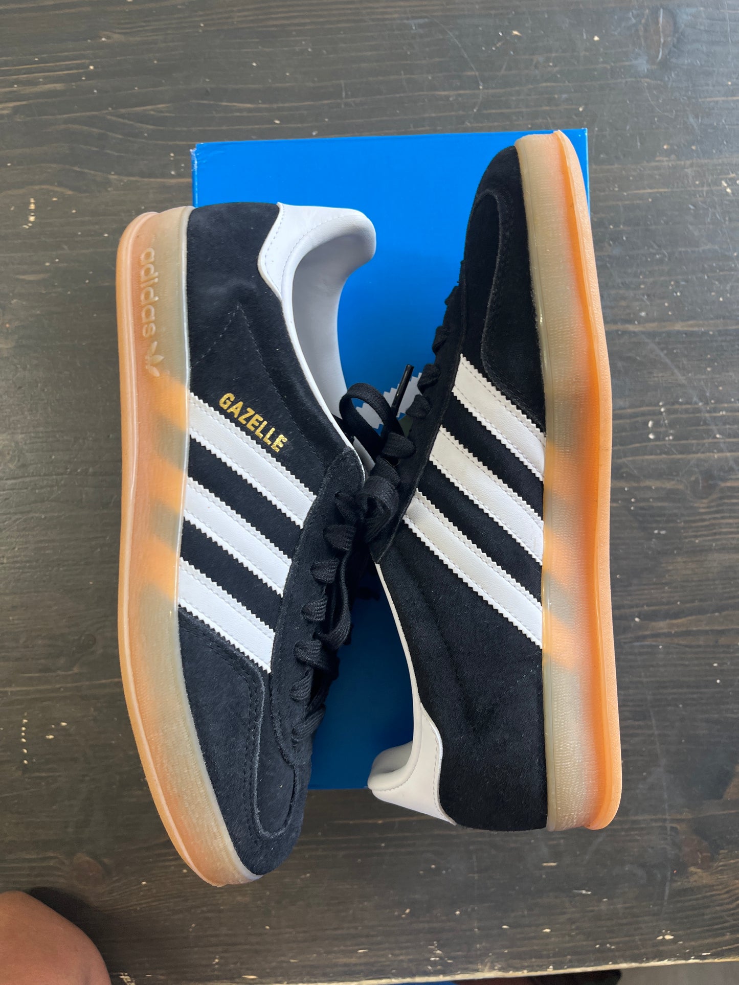 Pre-Owned Adidas Gazelle Core Black and White