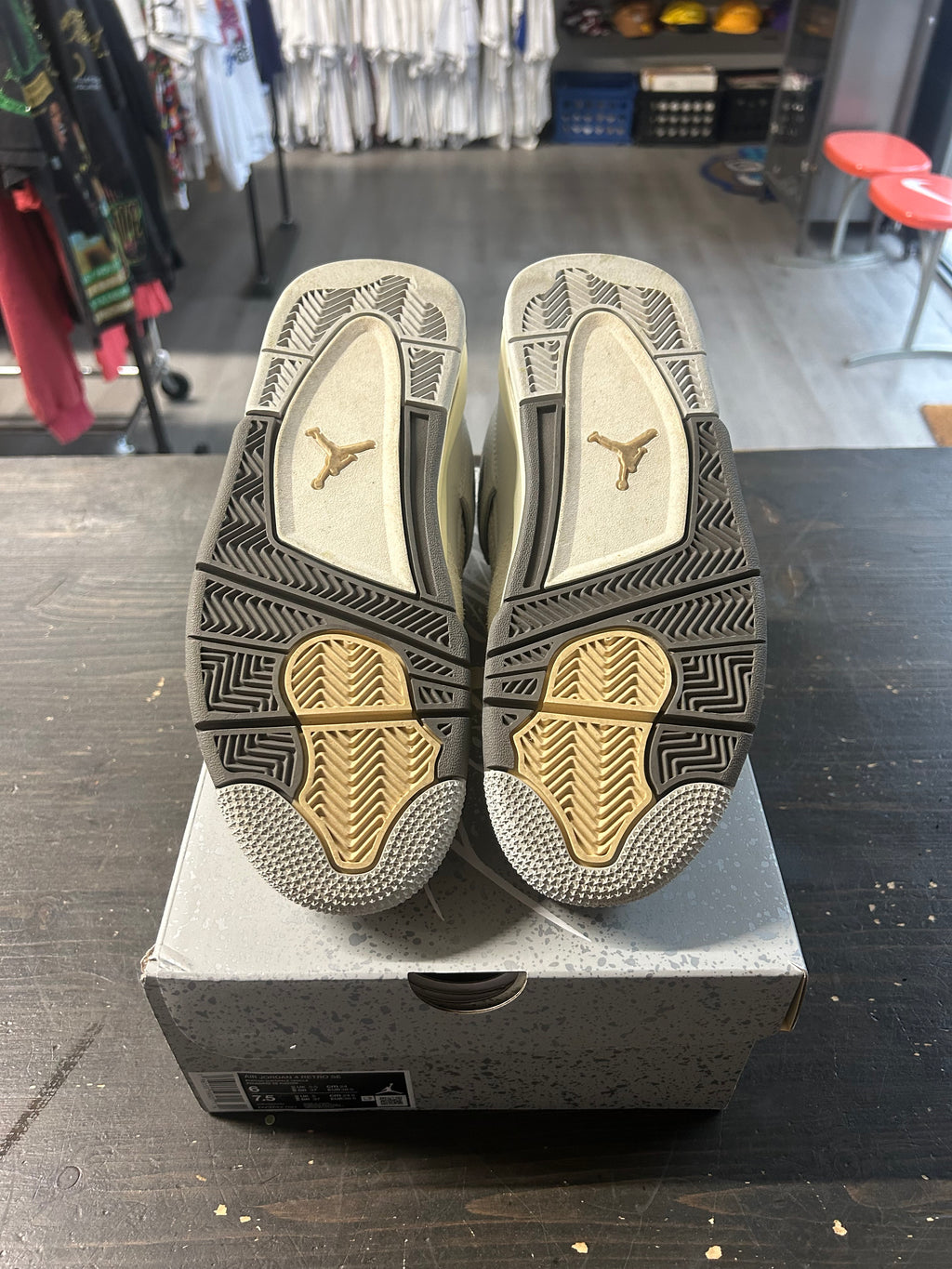 Pre-Owned Air Jordan 4 Retro SE 'Craft' in Photon Dust