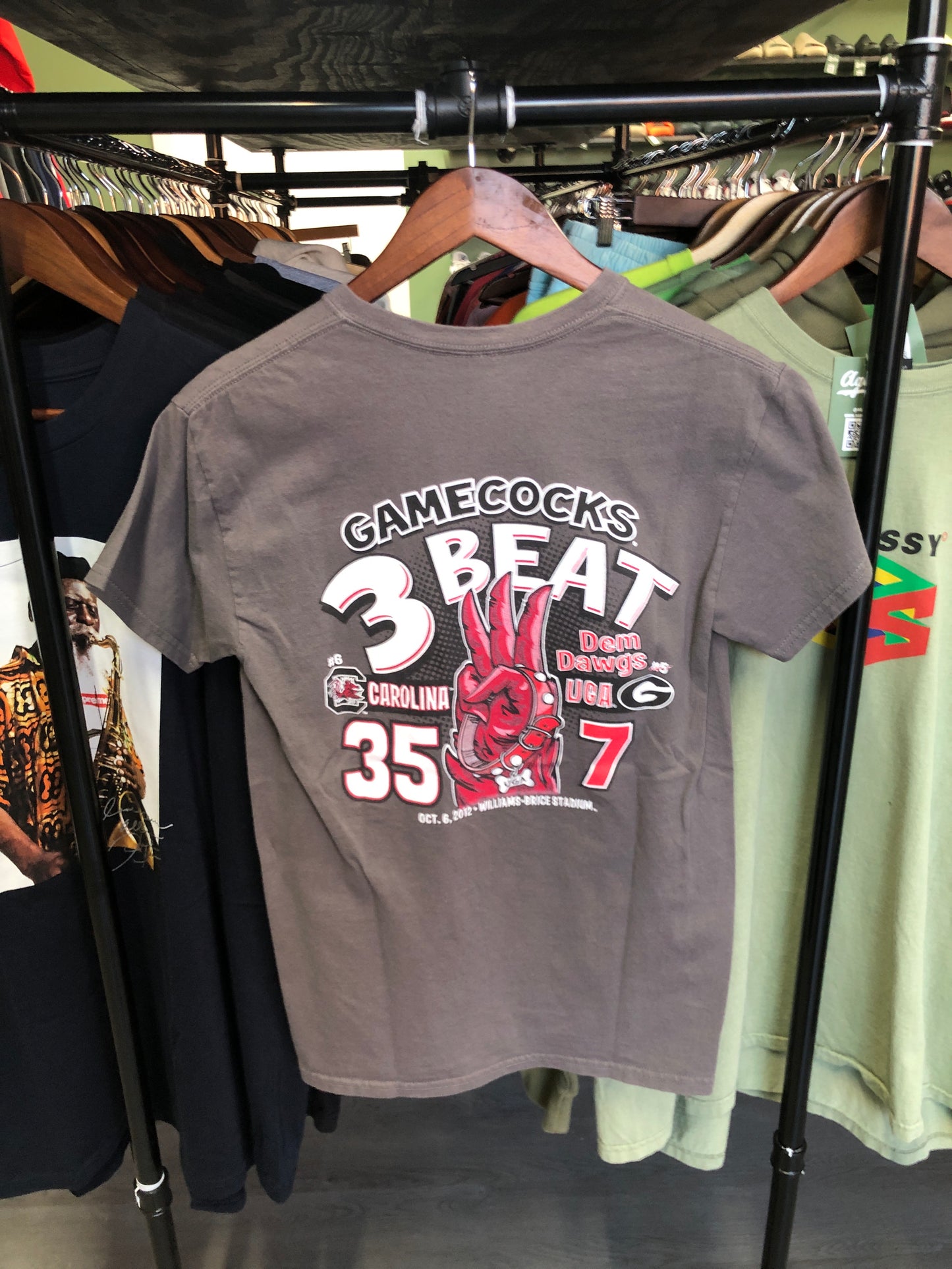 Gamecocks 3 Beat GA Tee