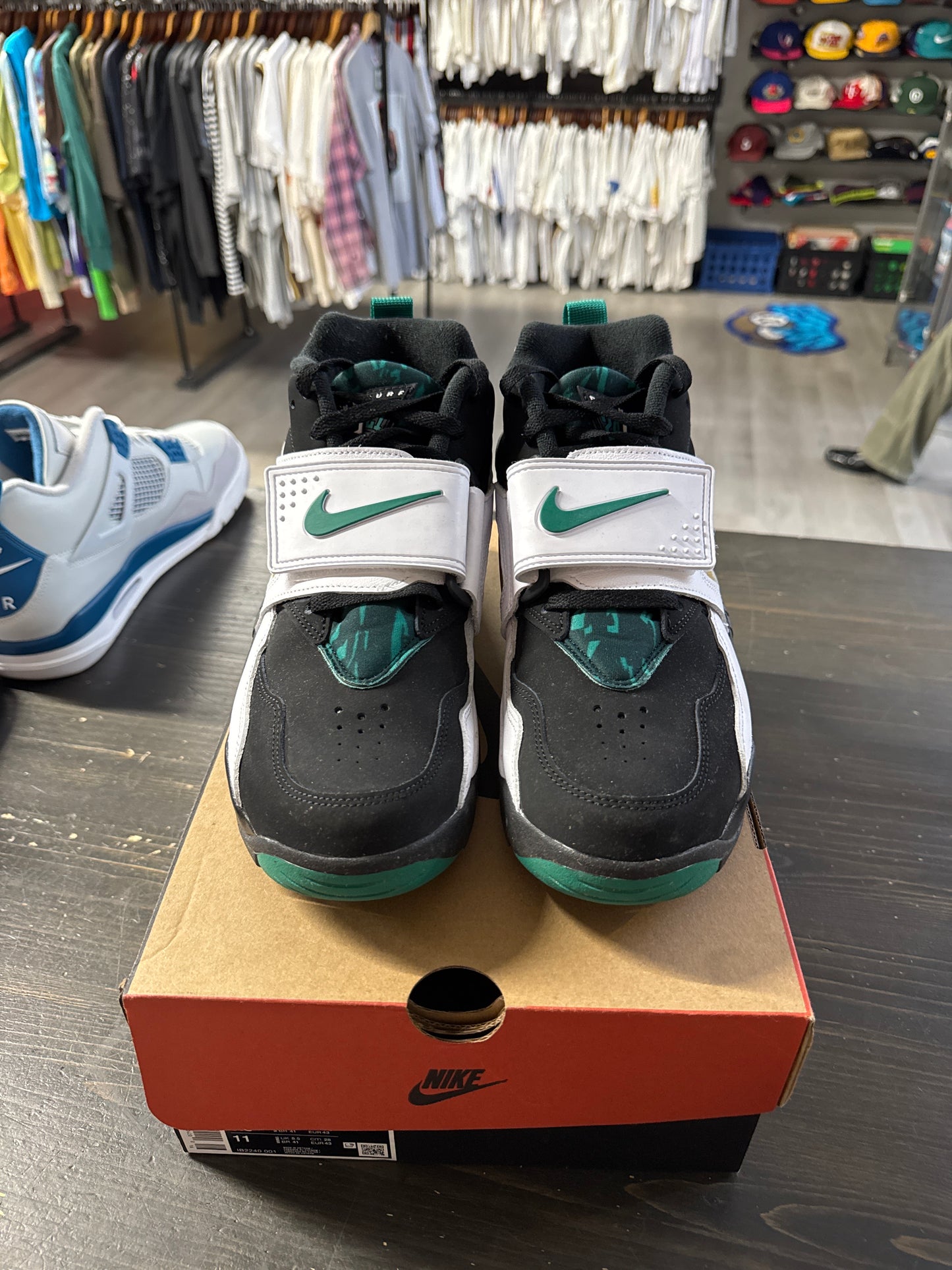 Pre-owned Nike Air Diamond Turf Emerald