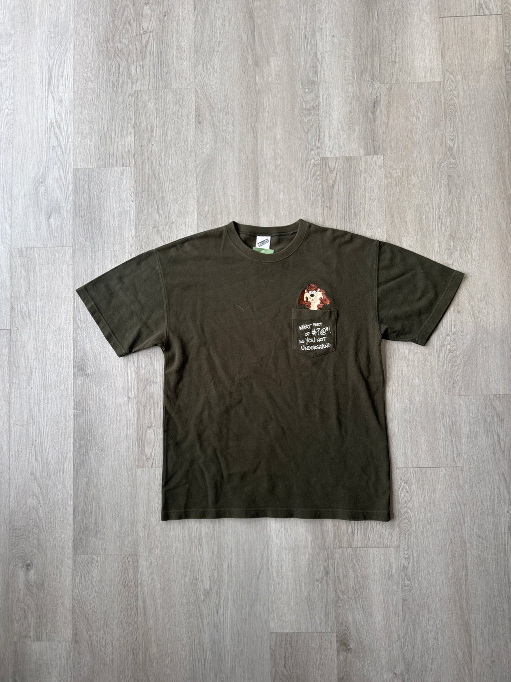 Vintage 2000 Warner Bros Taz Devil Embroidered Pocket Tee