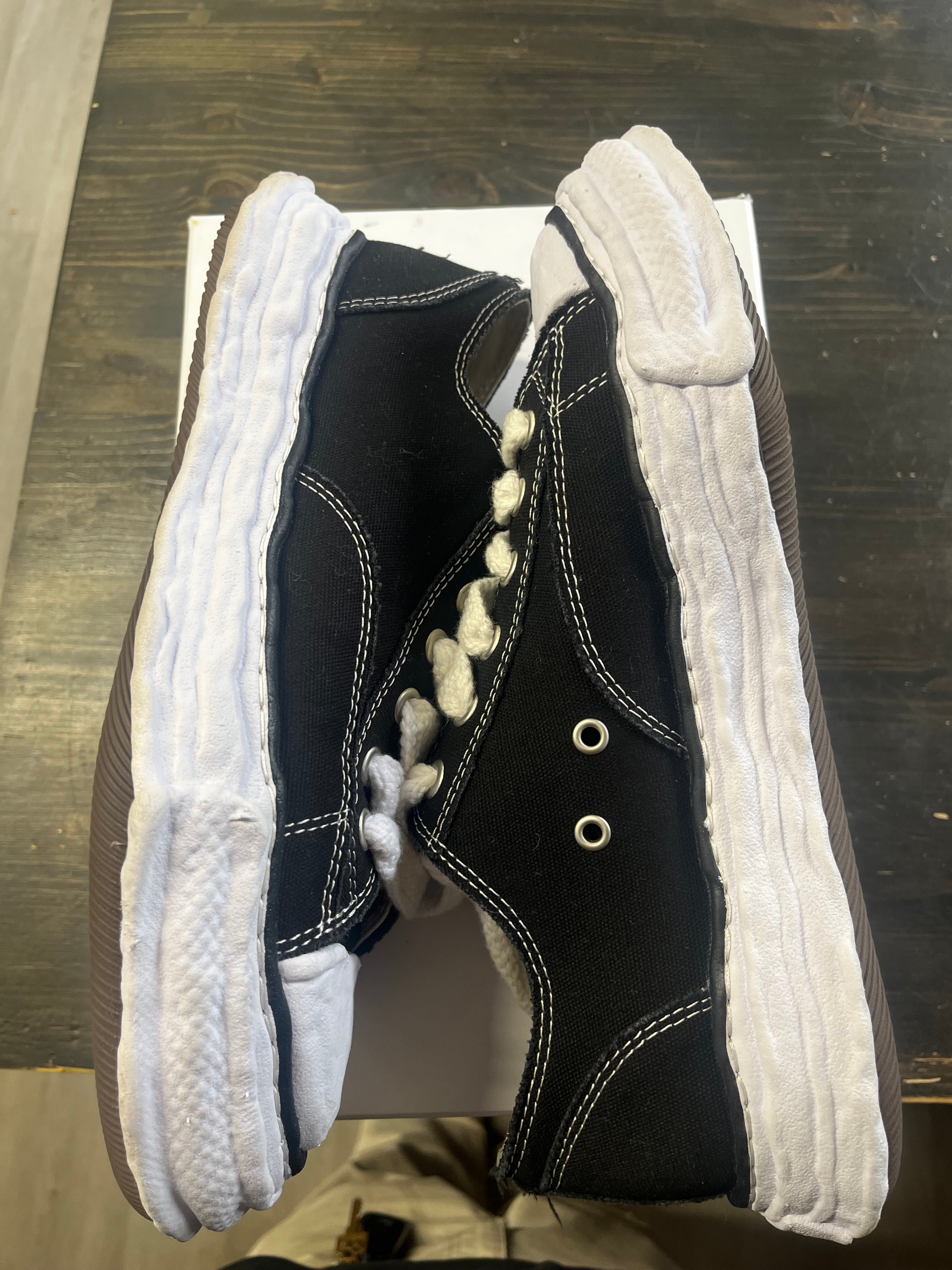 Pre-Owned Maison Mihara Yasuhiro Peterson 23 OG Sole