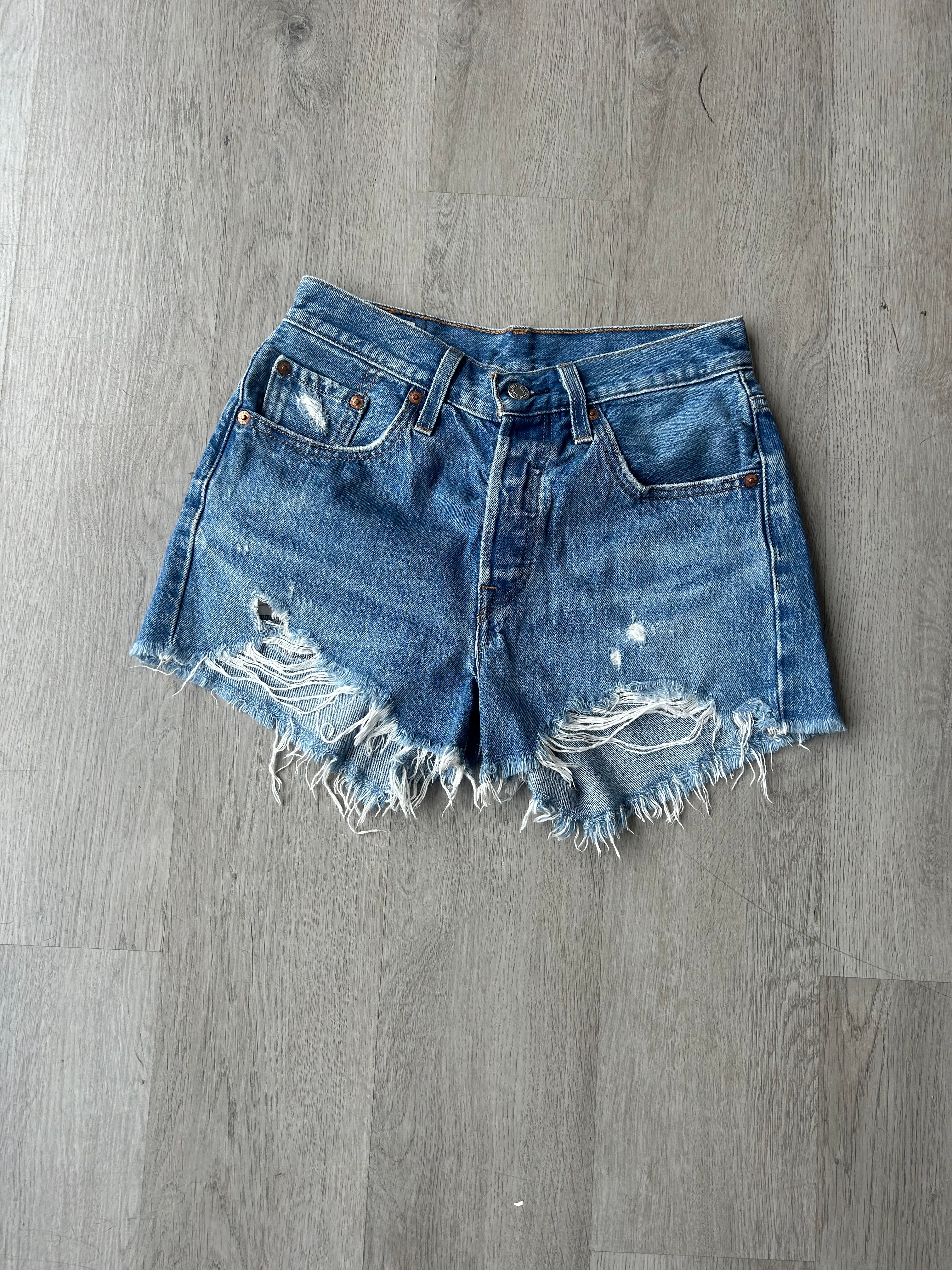 Women’s Cutoff Levi’s Shorts