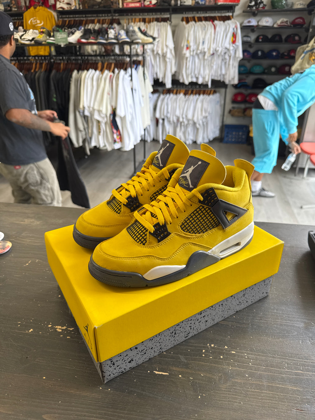 Pre-owned Jordan Retro 4 Lightning 2021