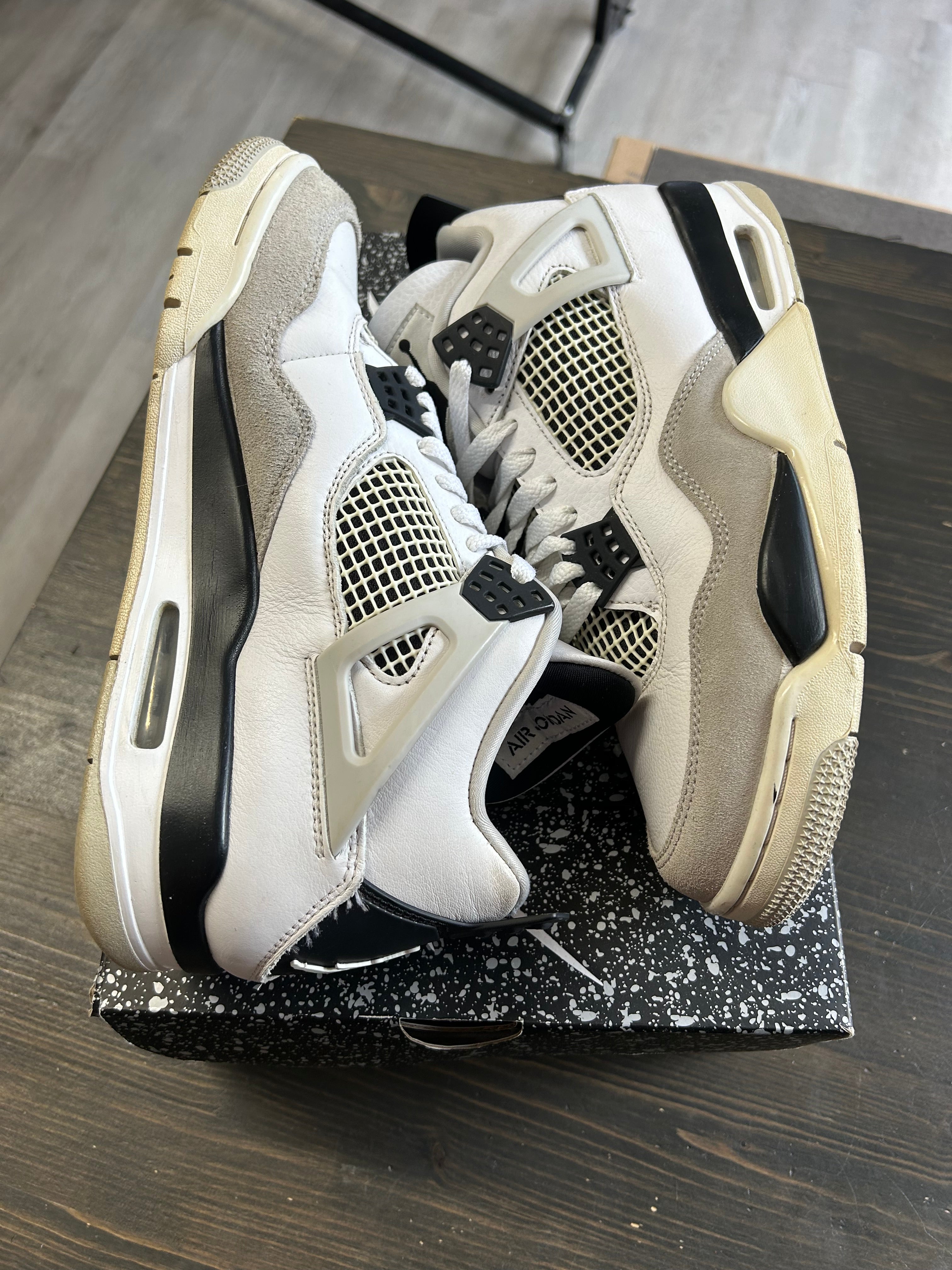 Pre-Owned Jordan 4 Retro Military Black