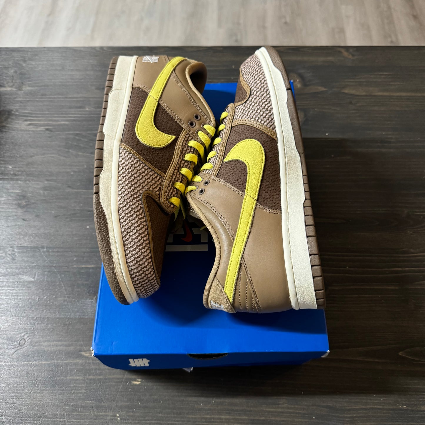 Pre-owned Nike Dunk Low Undefeated Canteen