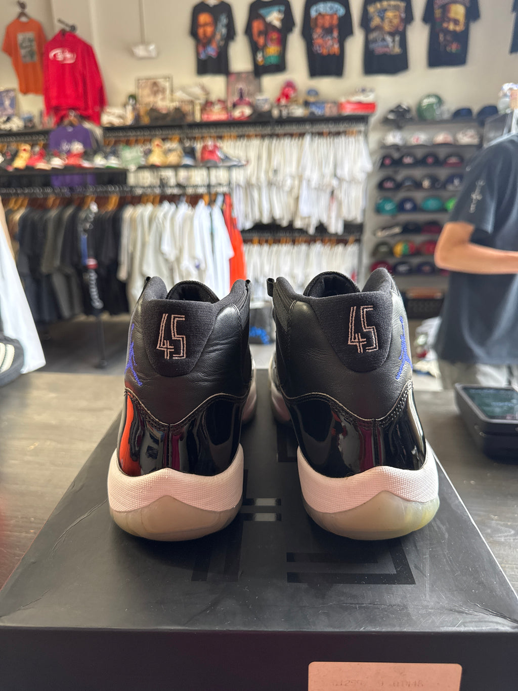 Pre-owned Jordan Retro 11 Space Jam 2016