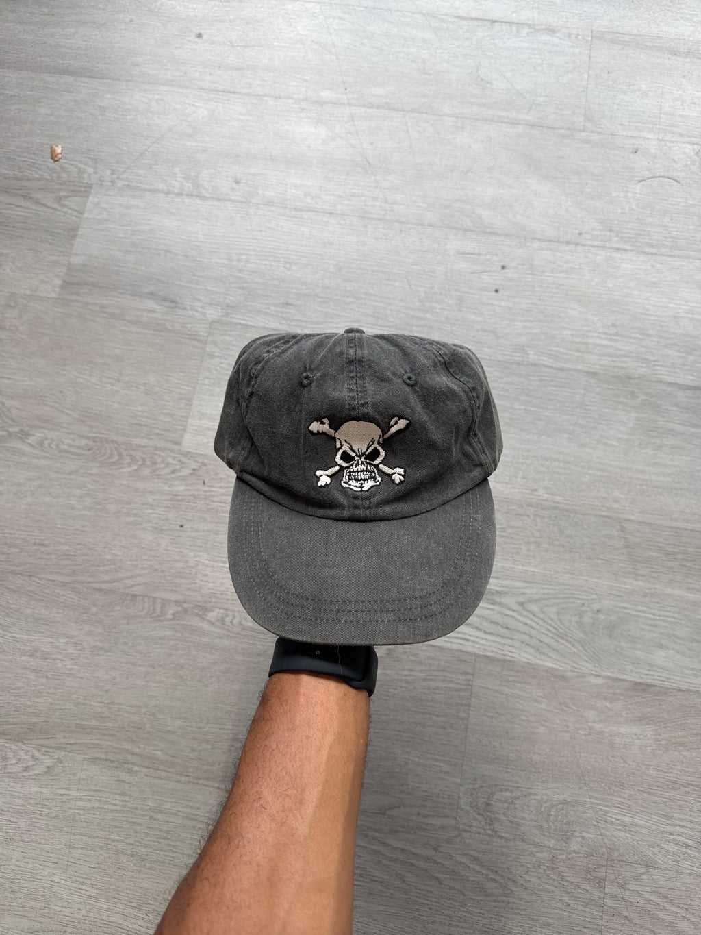 Vintage 90s Skull & Crossbones Strapback Skateboard Hat