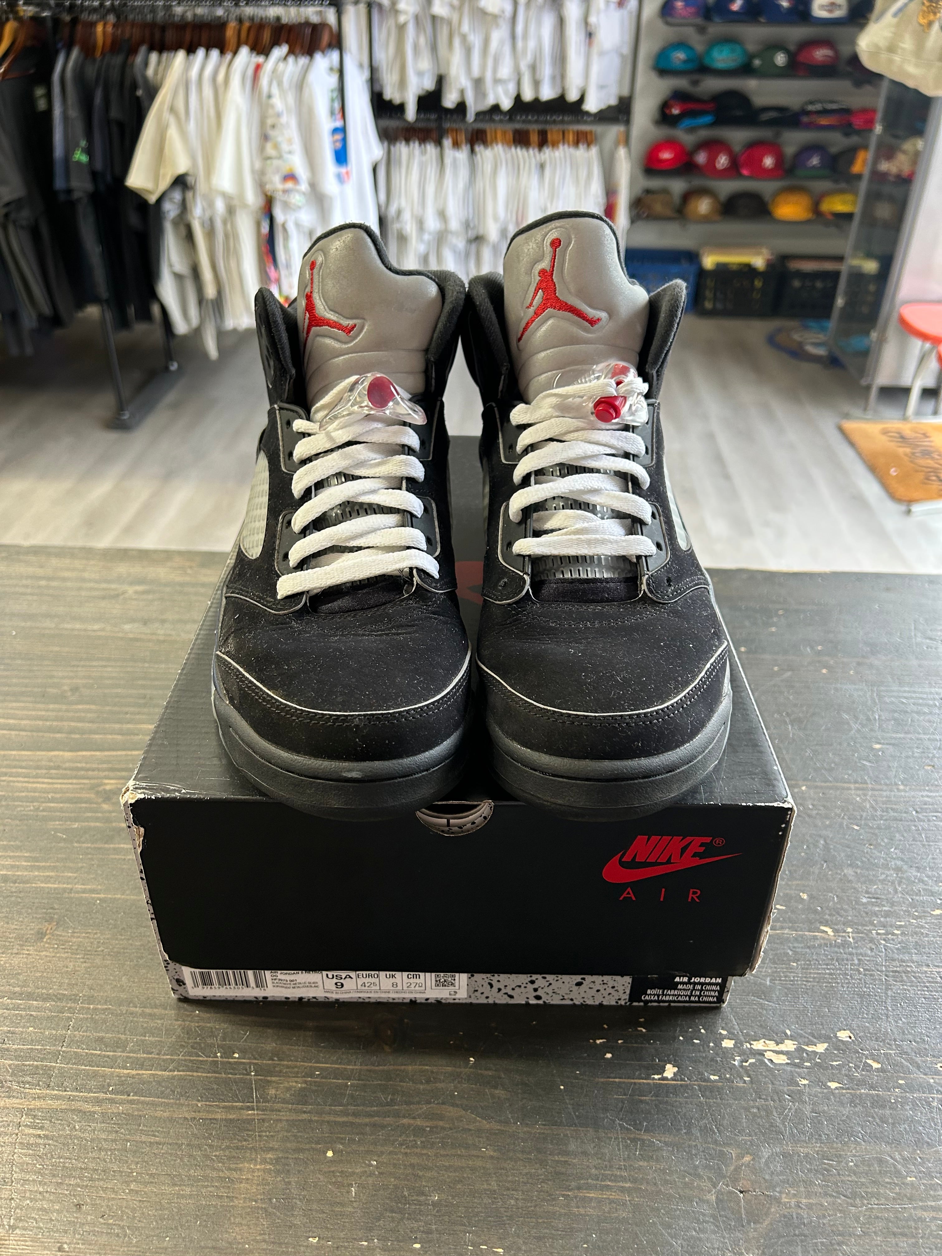 Pre-Owned Jordan 5 Retro OG Black Metallic Reimagined