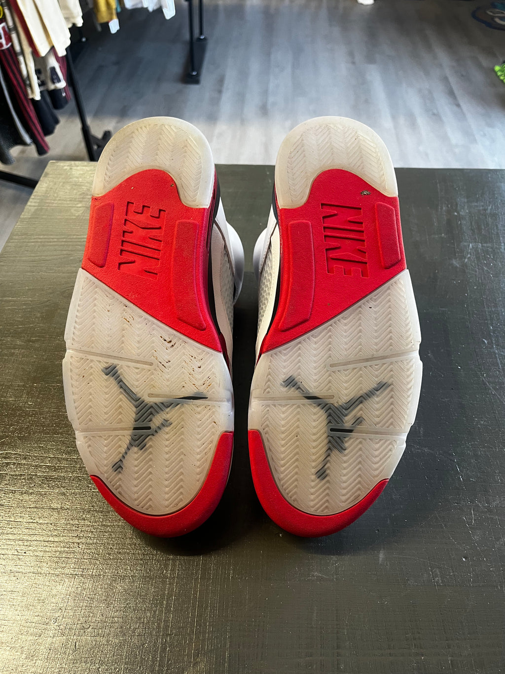 Pre-Owned Jordan 5 Retro Fire Red Black Tongue (2025)