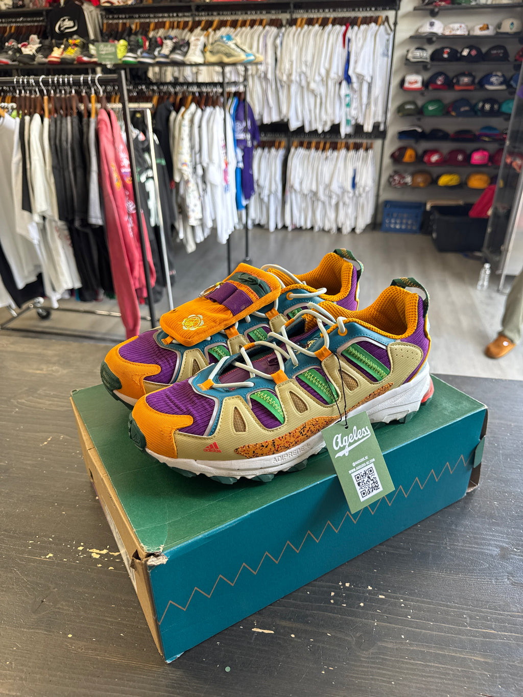 Pre-owned Adidas Superturf Adventure Sean Wotherspoon Jimminy Cricket