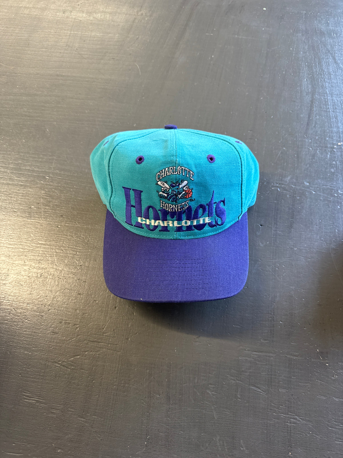 Vintage 90s Charlotte Hornets Snapback Hat