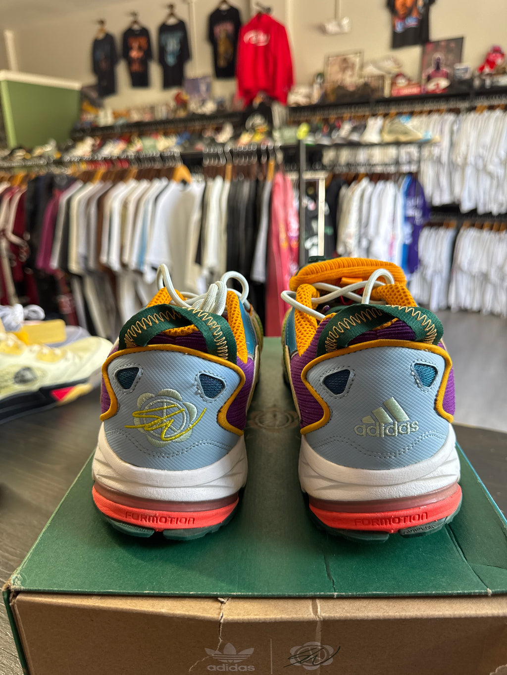 Pre-owned Adidas Superturf Adventure Sean Wotherspoon Jimminy Cricket