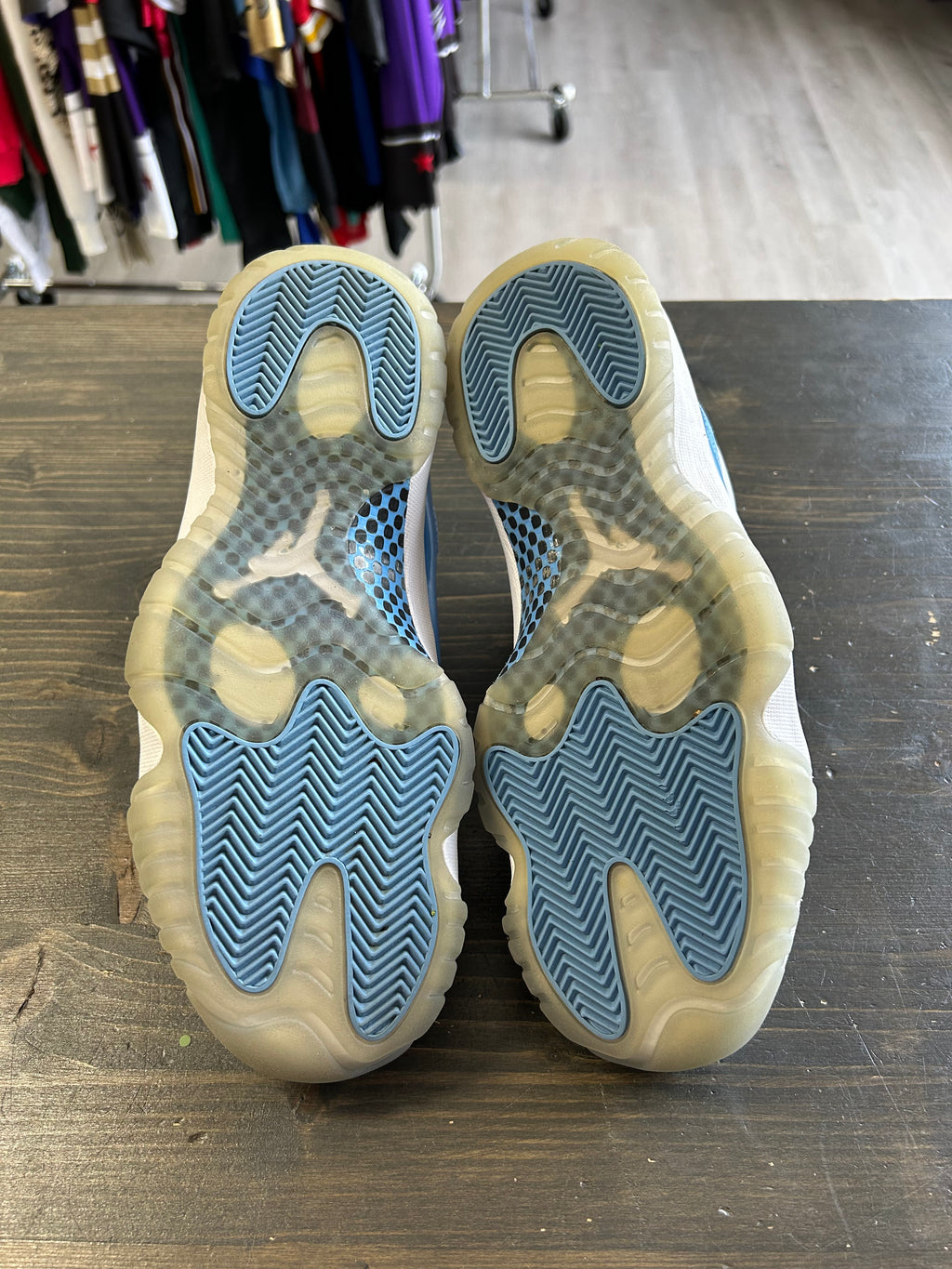 Pre-Owned Jordan 11 Retro Low University Blue (2017)