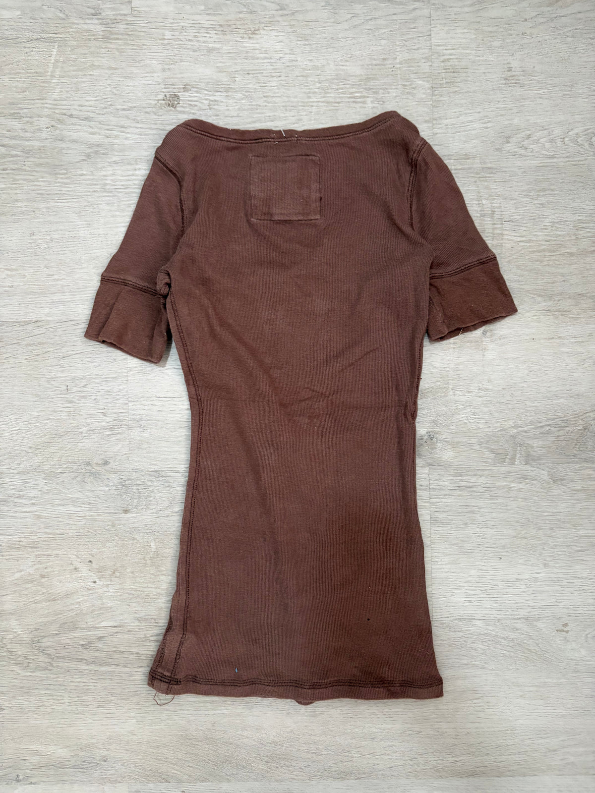 Women’s Abercrombie & Fitch Brown Ribbed Button Tee
