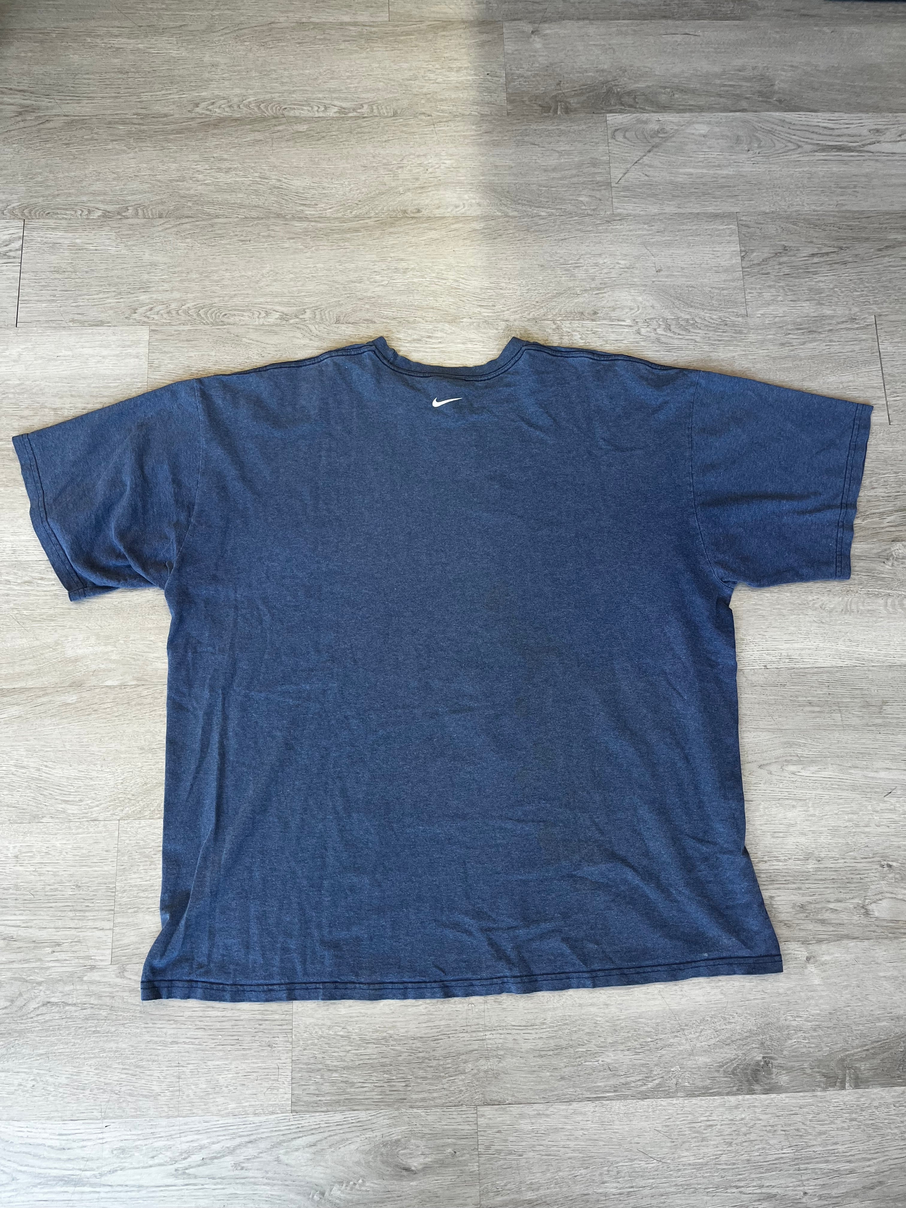 Vintage 2000s Nike Tee