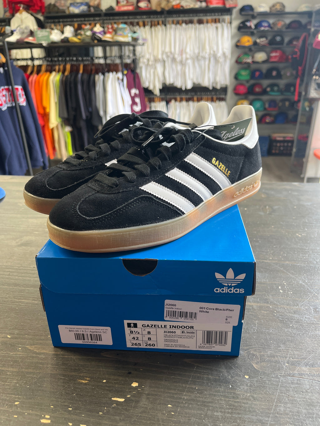 Pre-Owned Adidas Gazelle Core Black and White